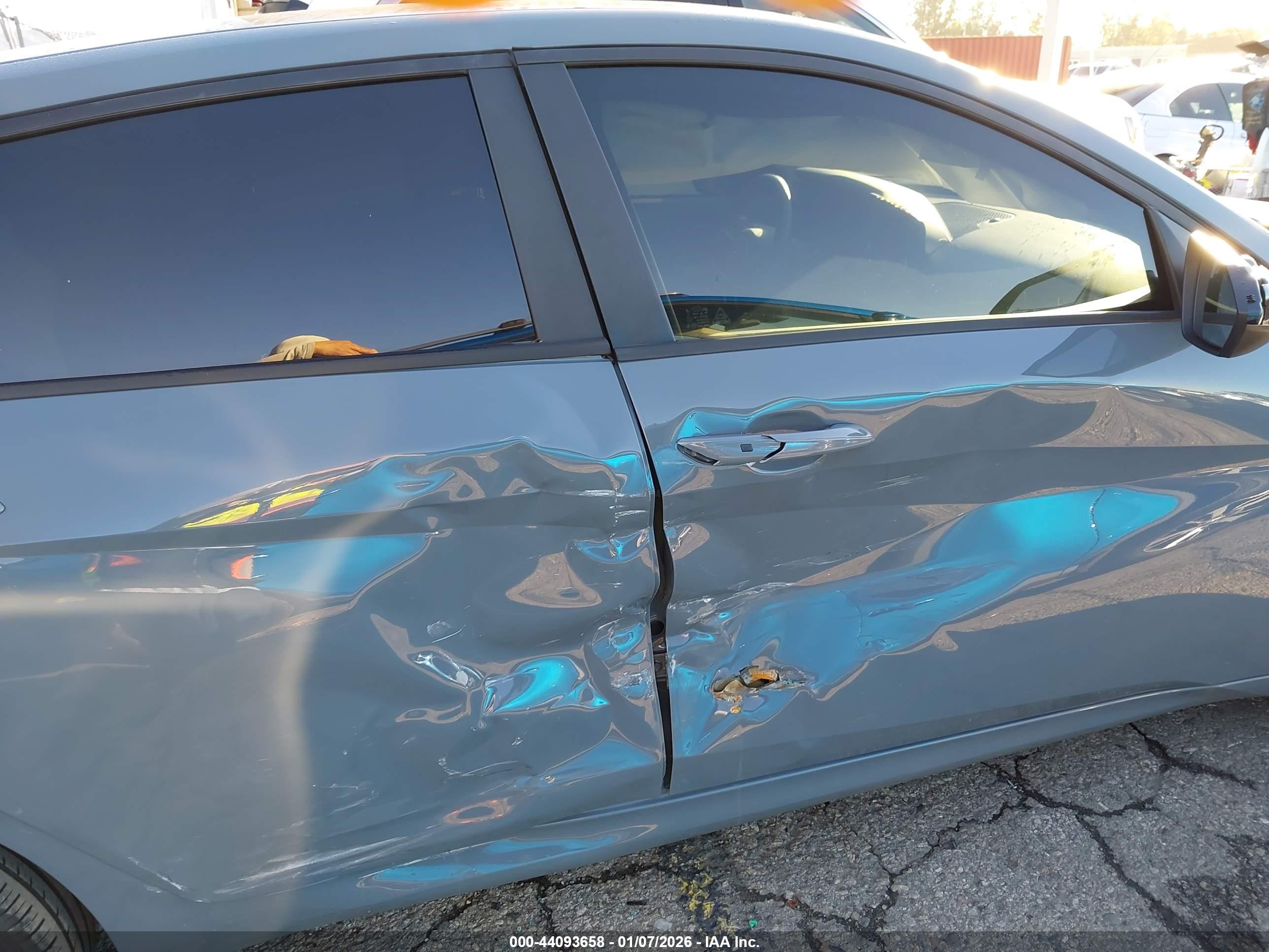 HYUNDAI ELANTRA image 6