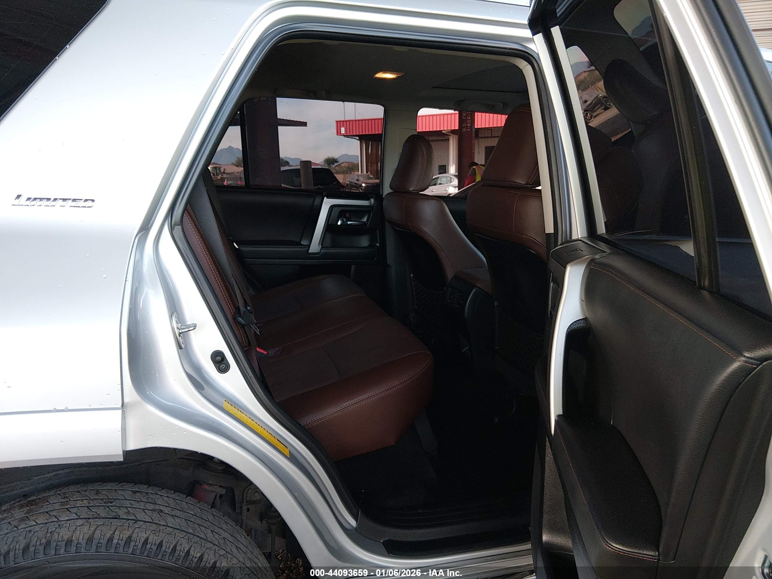 TOYOTA 4RUNNER image 8