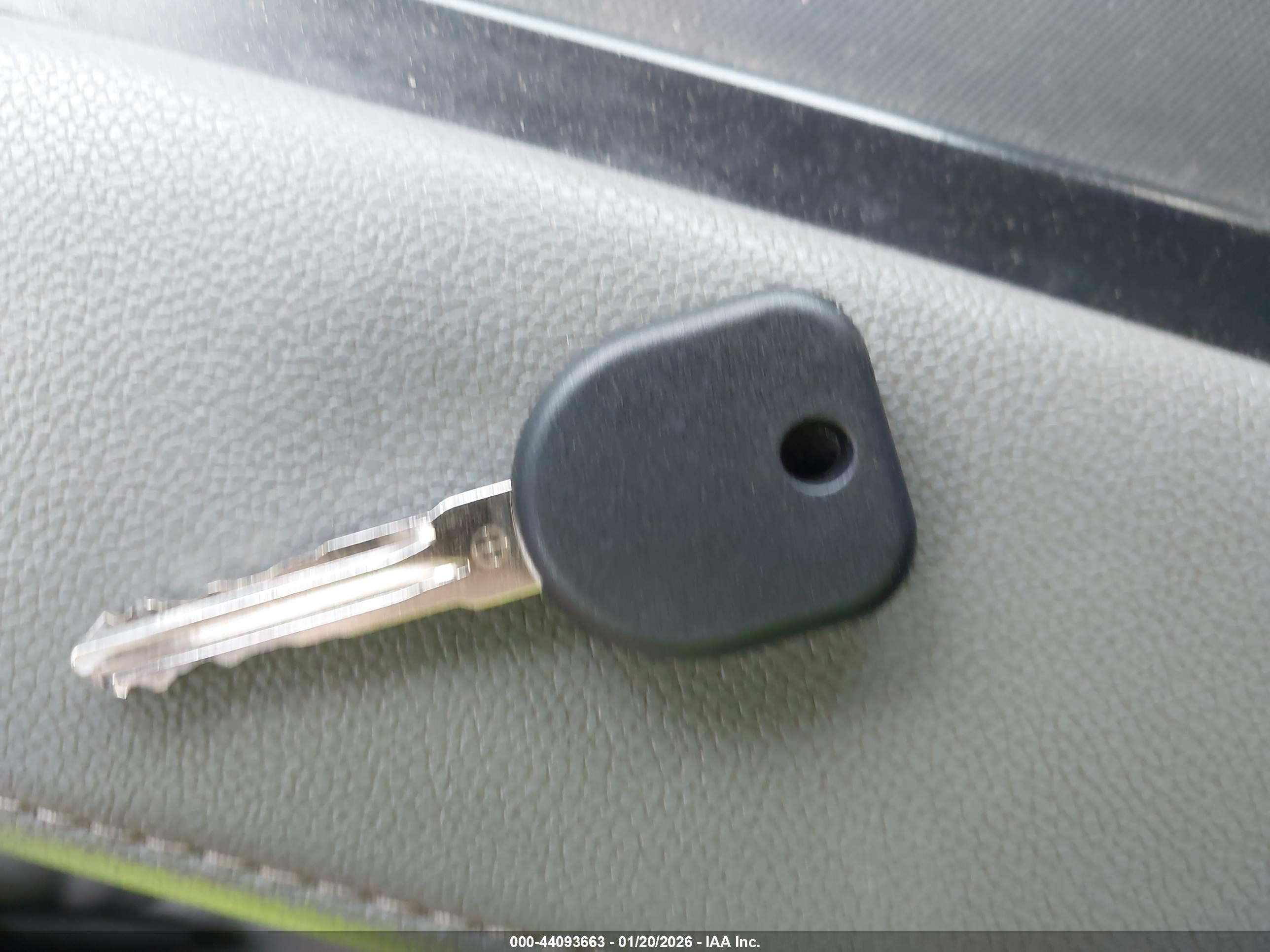 CHEVROLET HHR image 11