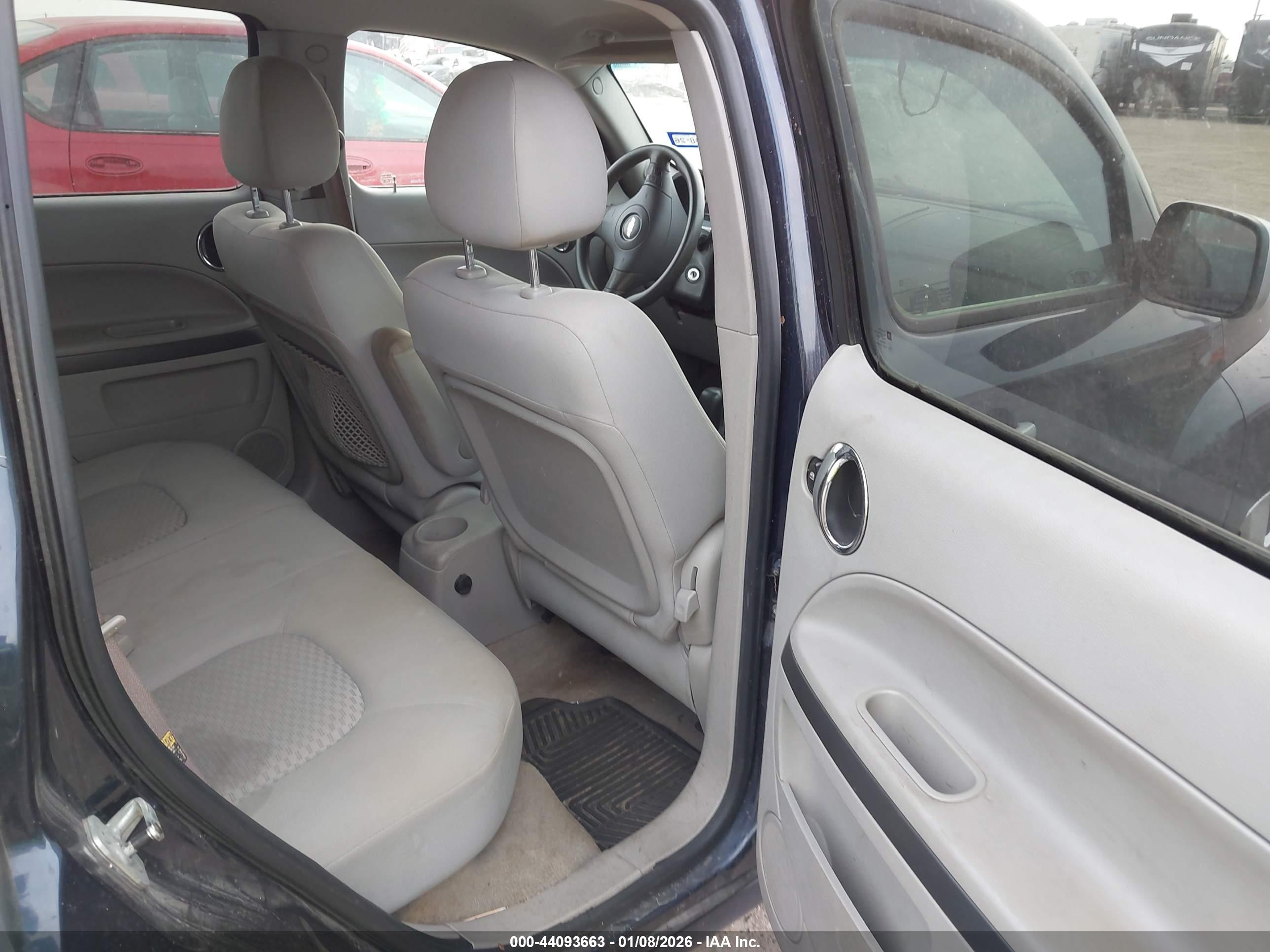 CHEVROLET HHR image 8