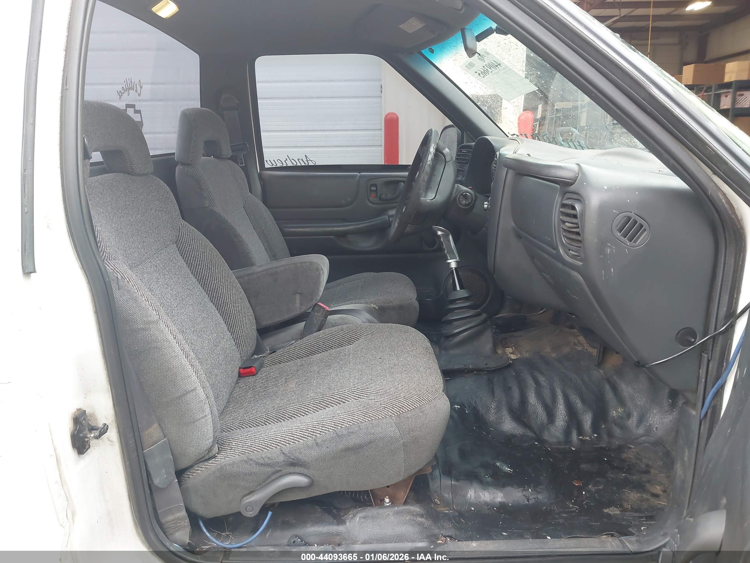 CHEVROLET S-10 image 5