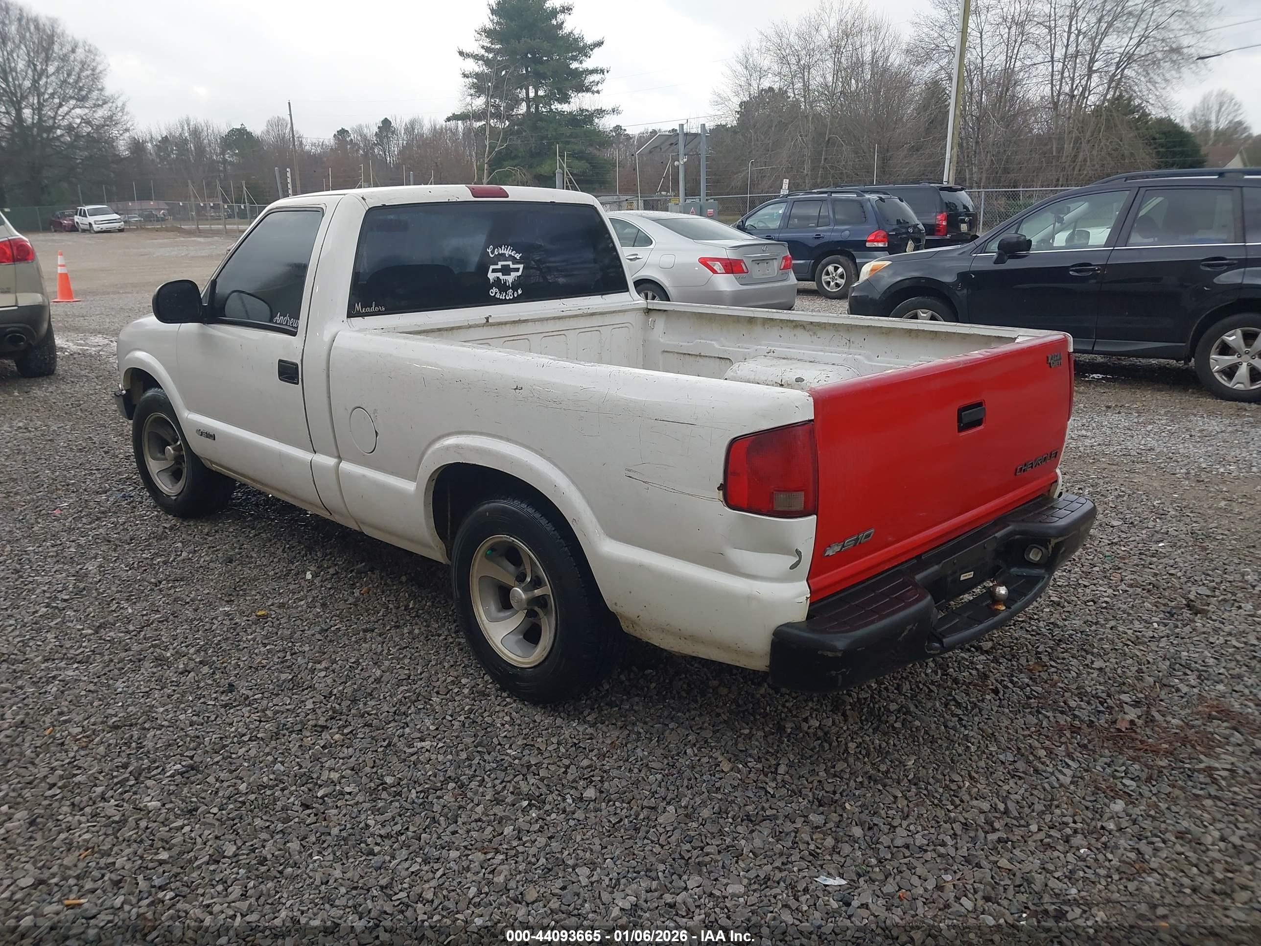 CHEVROLET S-10 image 6