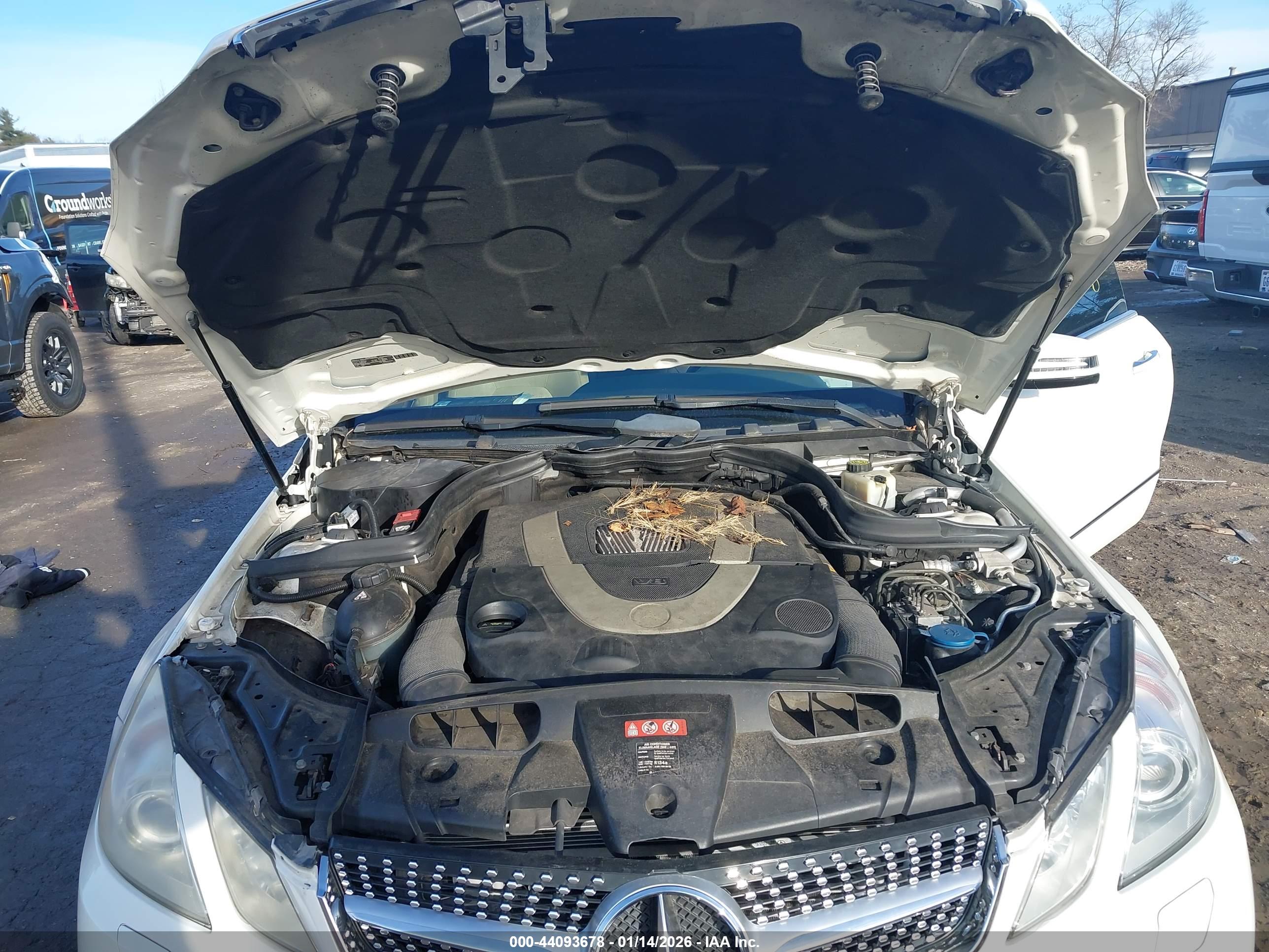 MERCEDES-BENZ E image 10