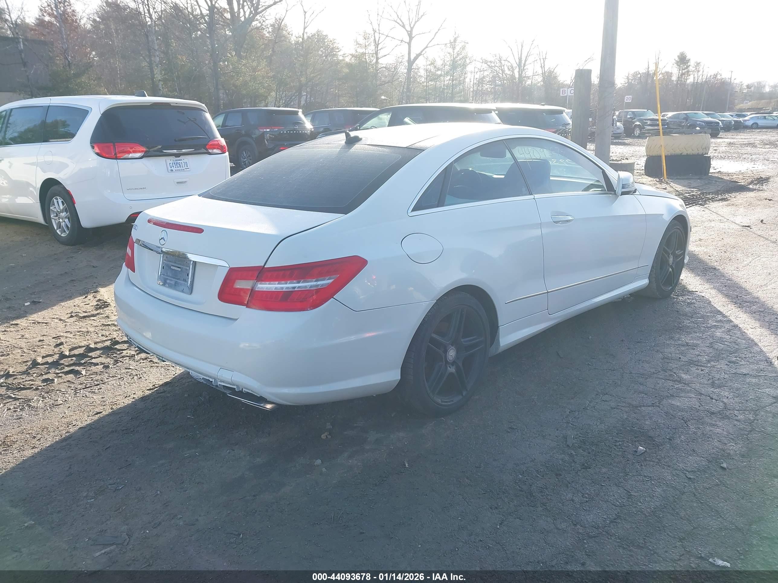 MERCEDES-BENZ E image 4