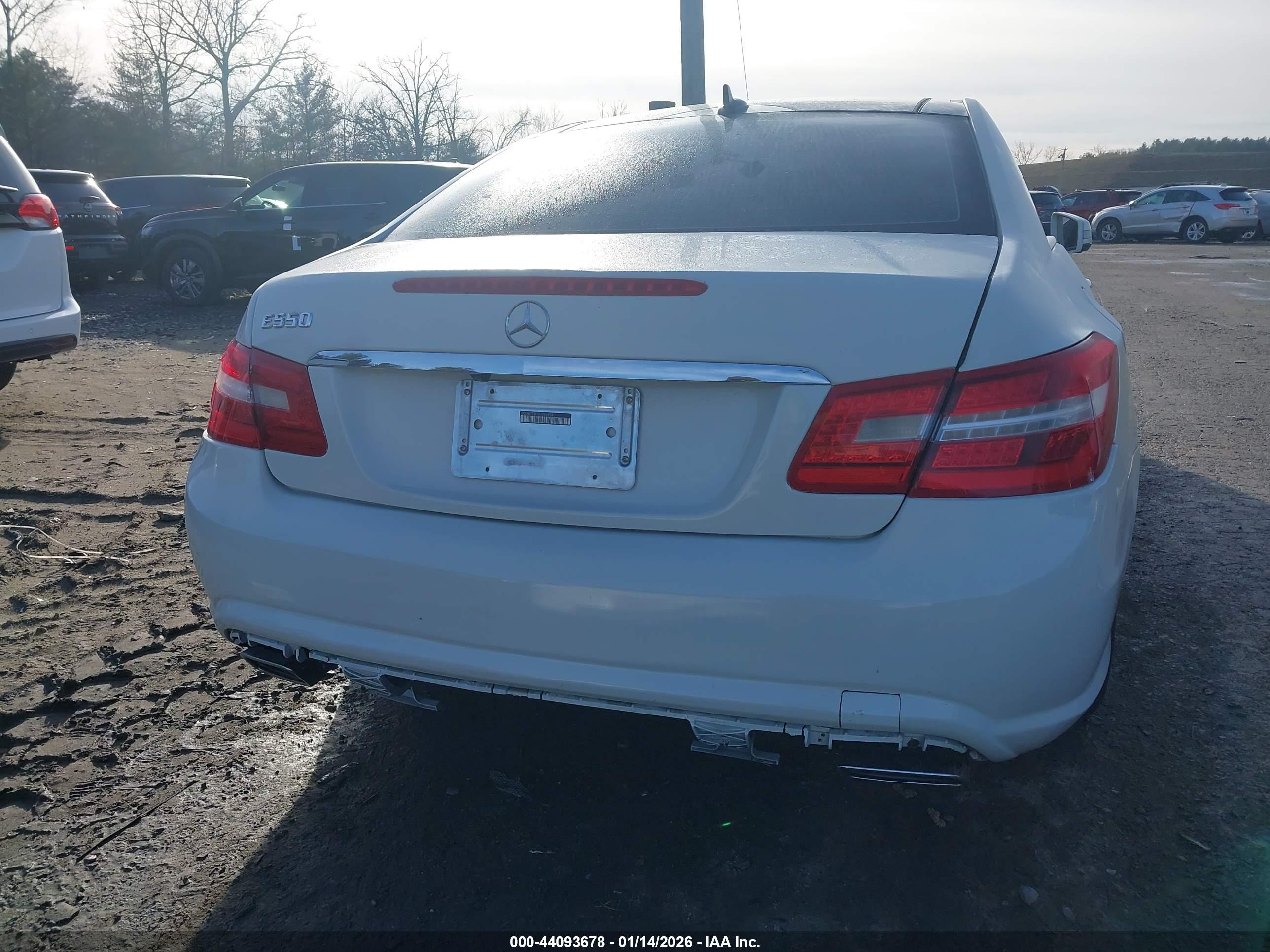 MERCEDES-BENZ E image 6