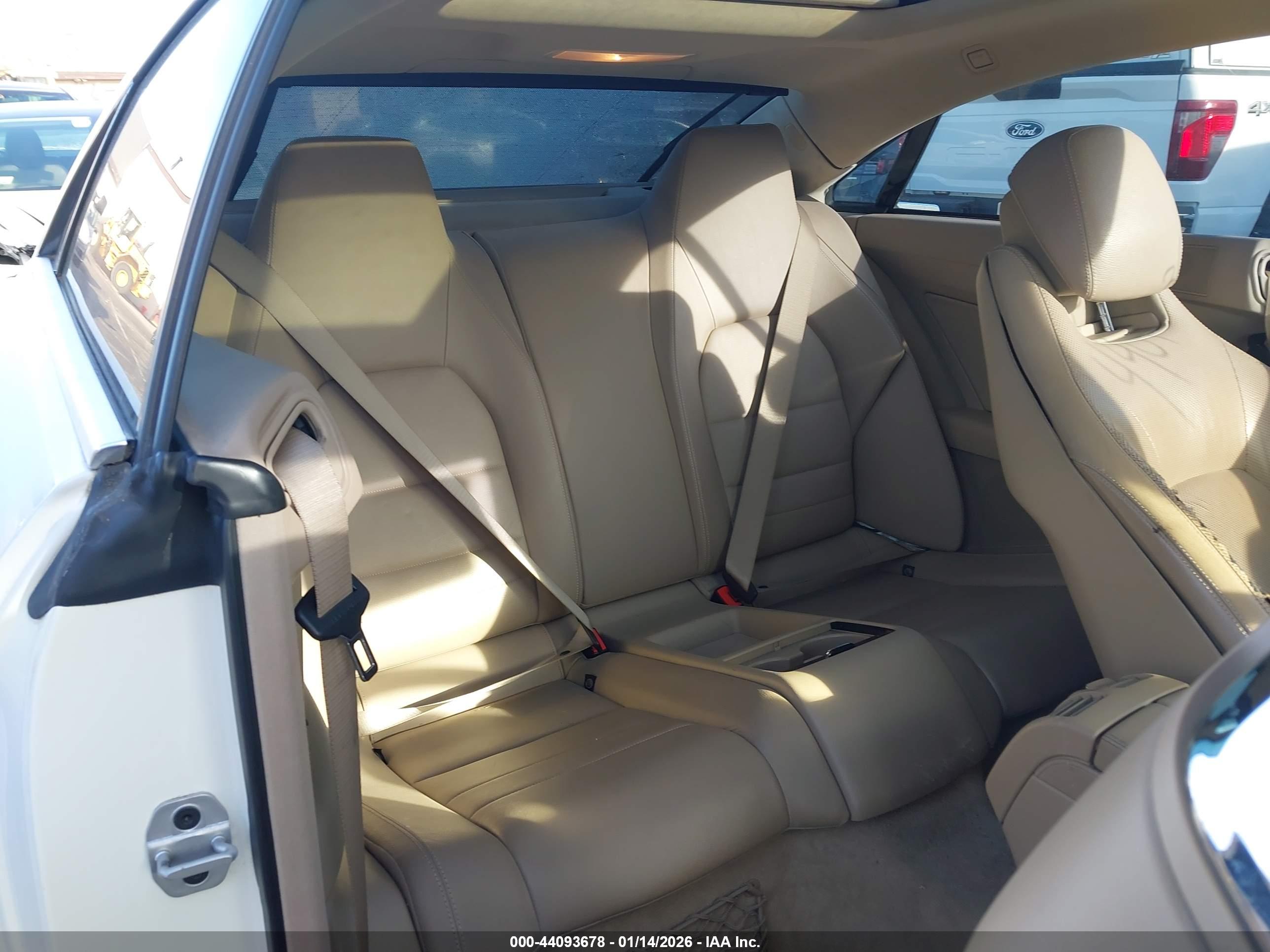 MERCEDES-BENZ E image 8
