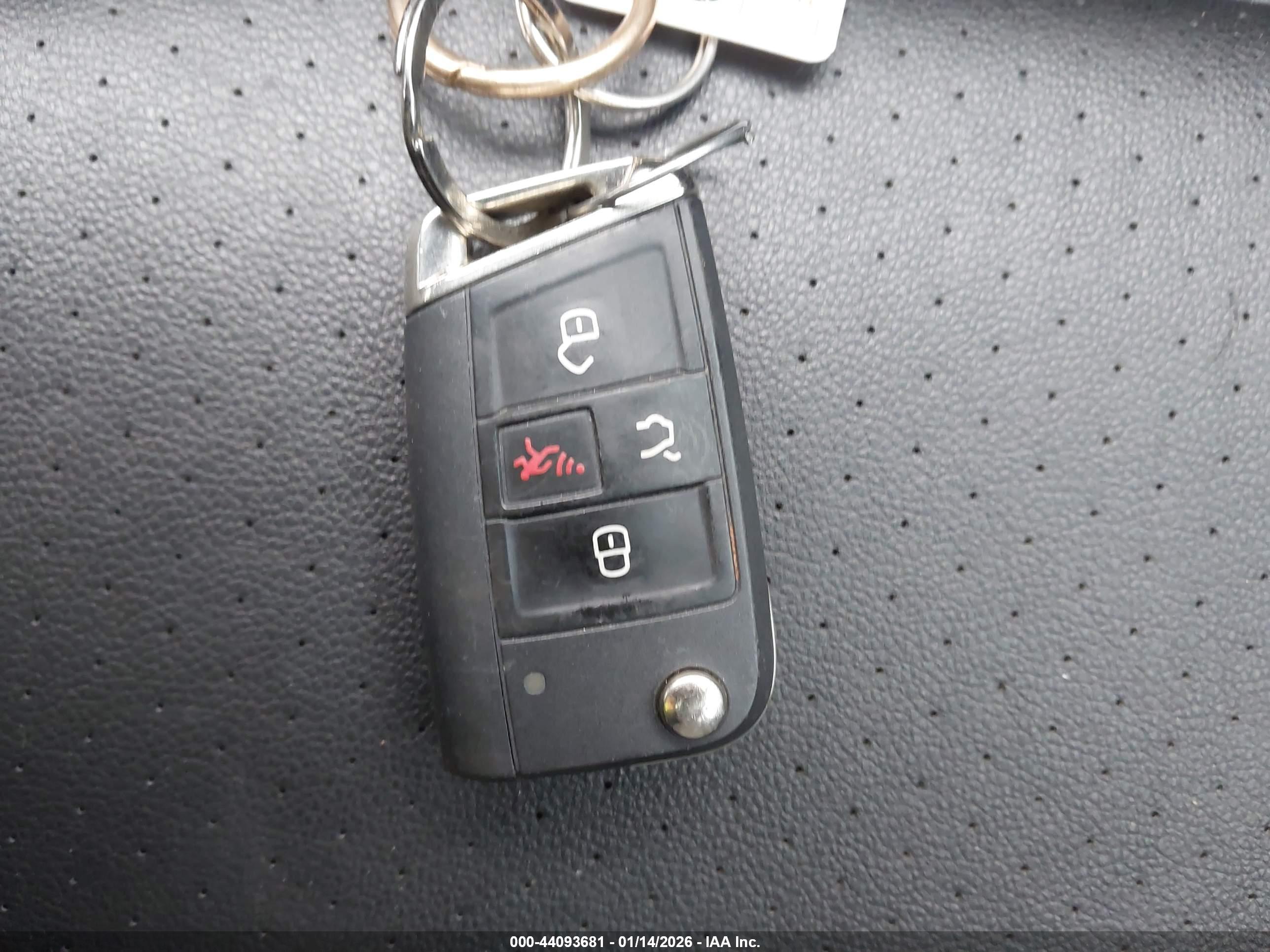 VOLKSWAGEN TIGUAN image 11