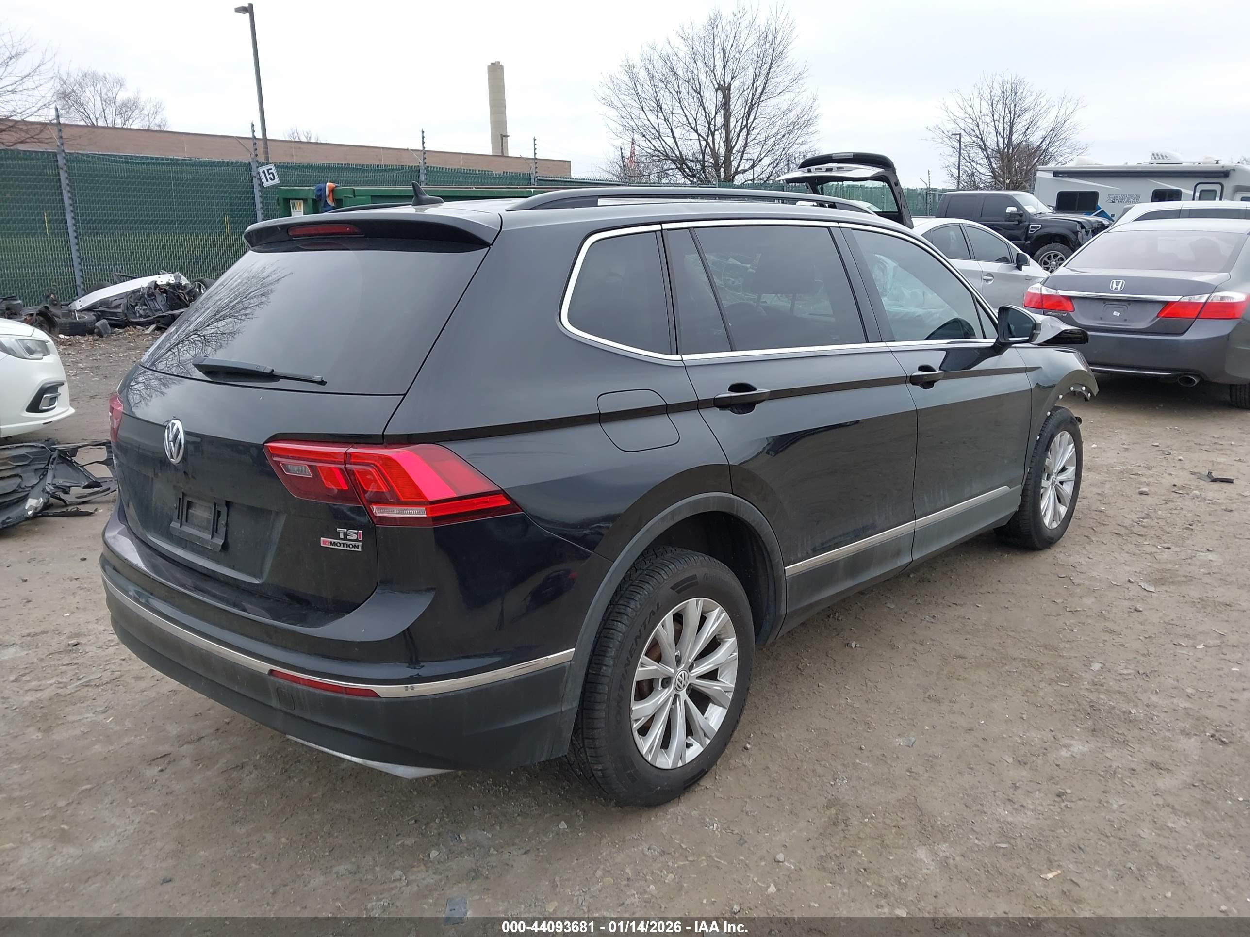 VOLKSWAGEN TIGUAN image 4
