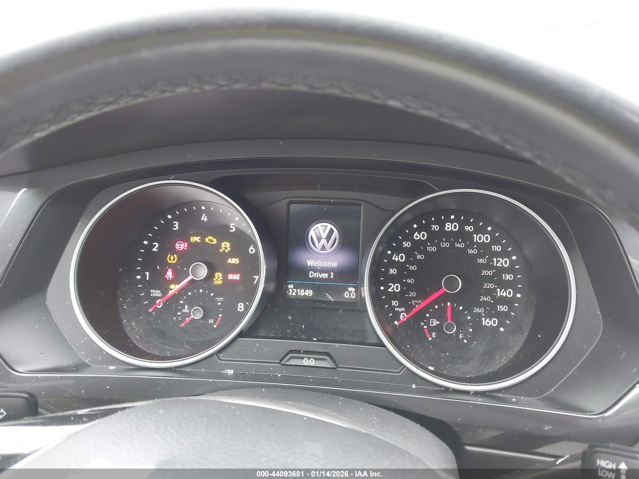 VOLKSWAGEN TIGUAN image 7