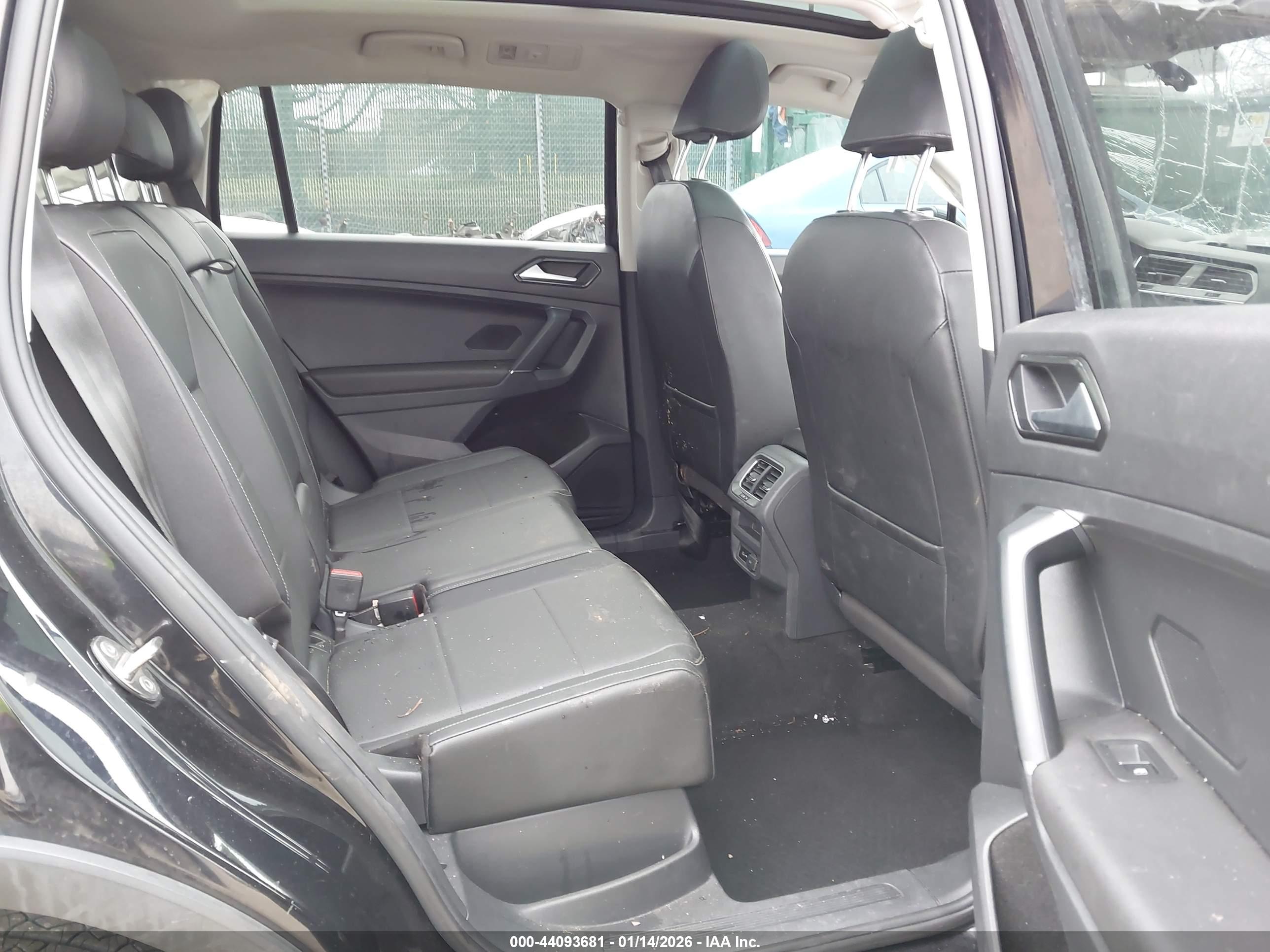 VOLKSWAGEN TIGUAN image 8