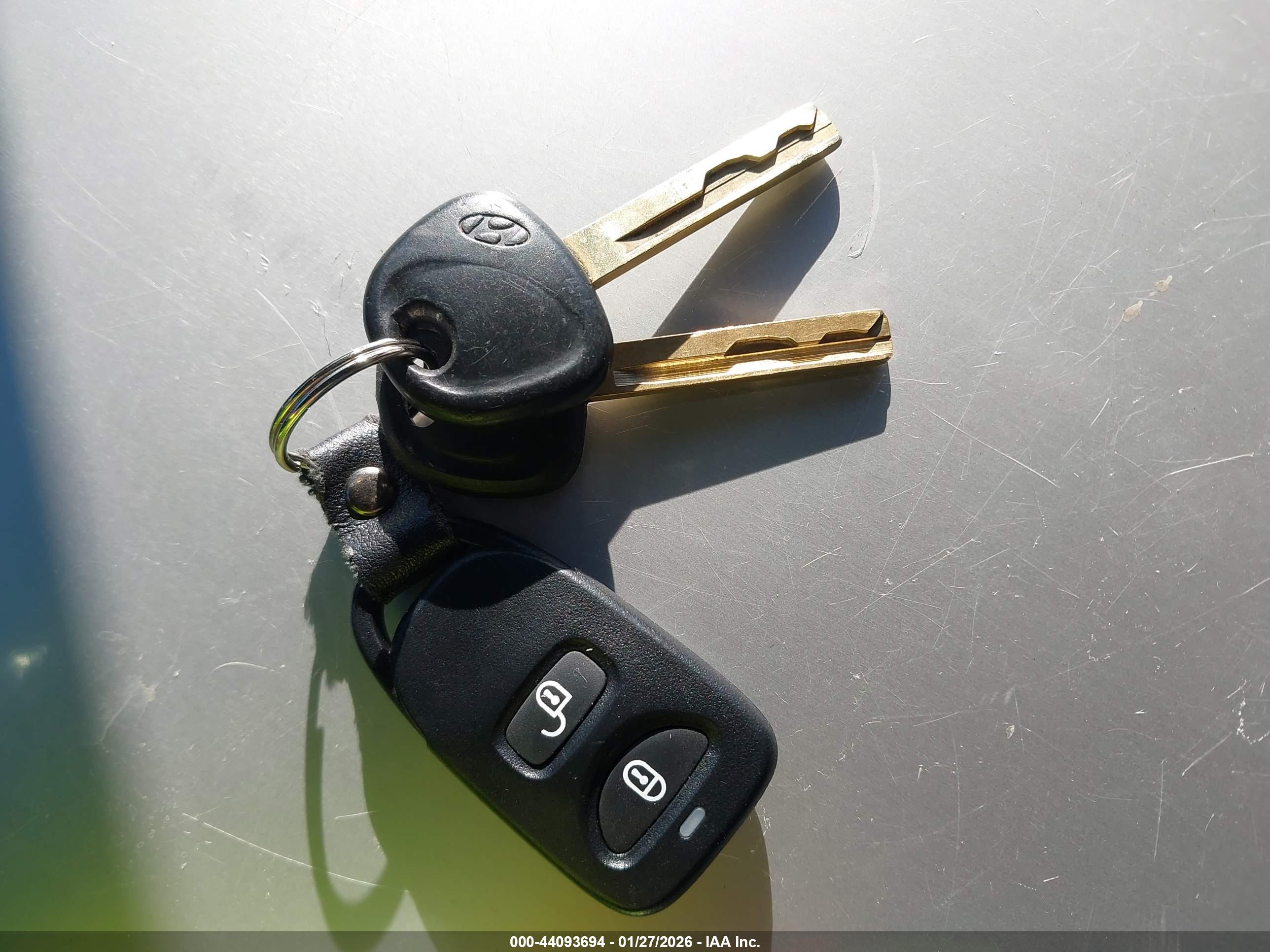 HYUNDAI ACCENT image 11