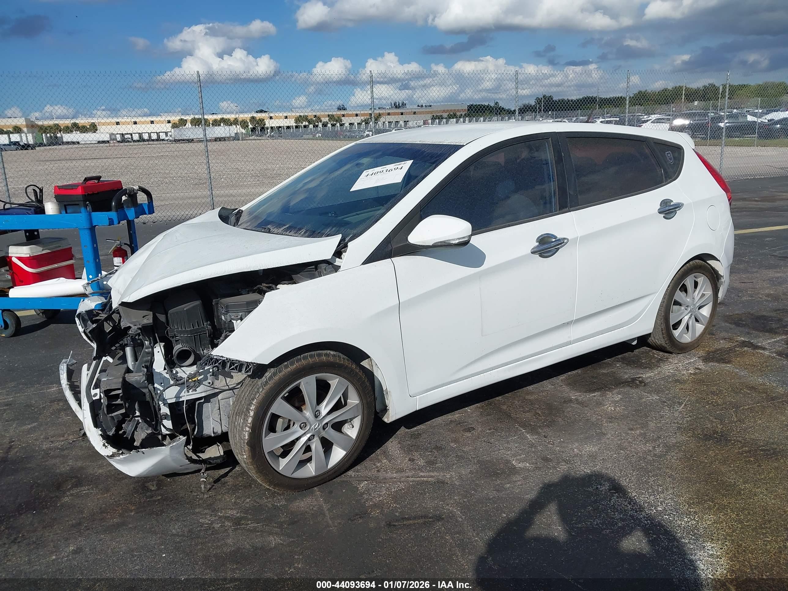HYUNDAI ACCENT image 2
