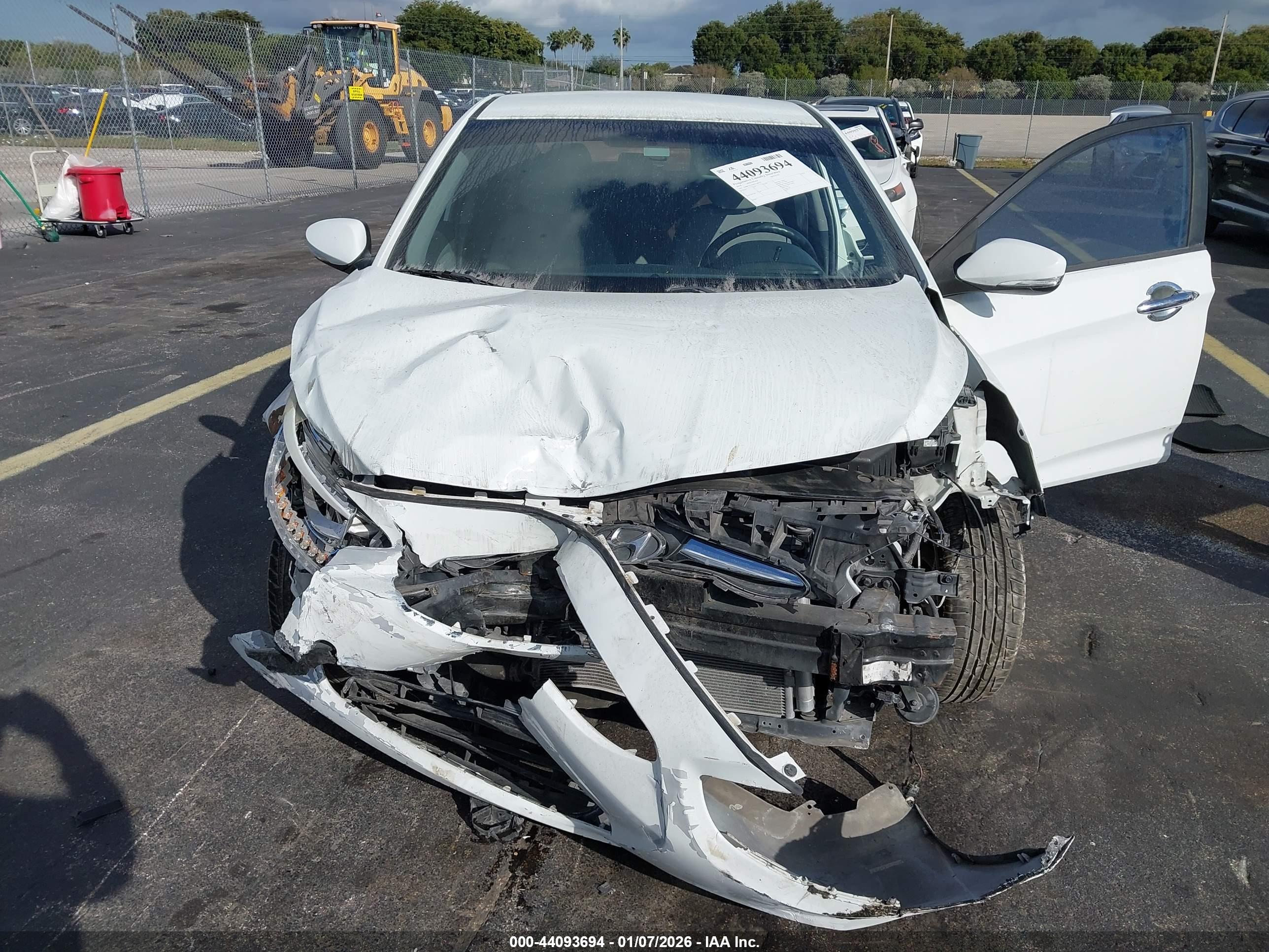 HYUNDAI ACCENT image 6