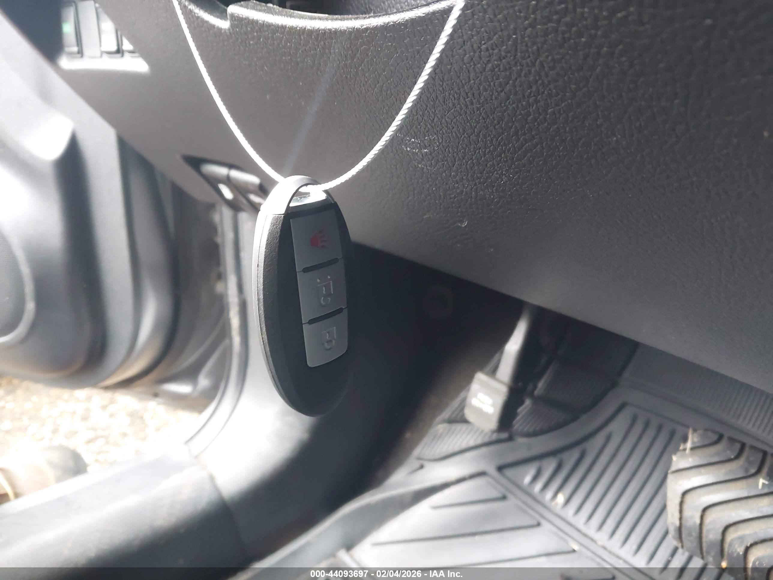 NISSAN ROGUE image 11