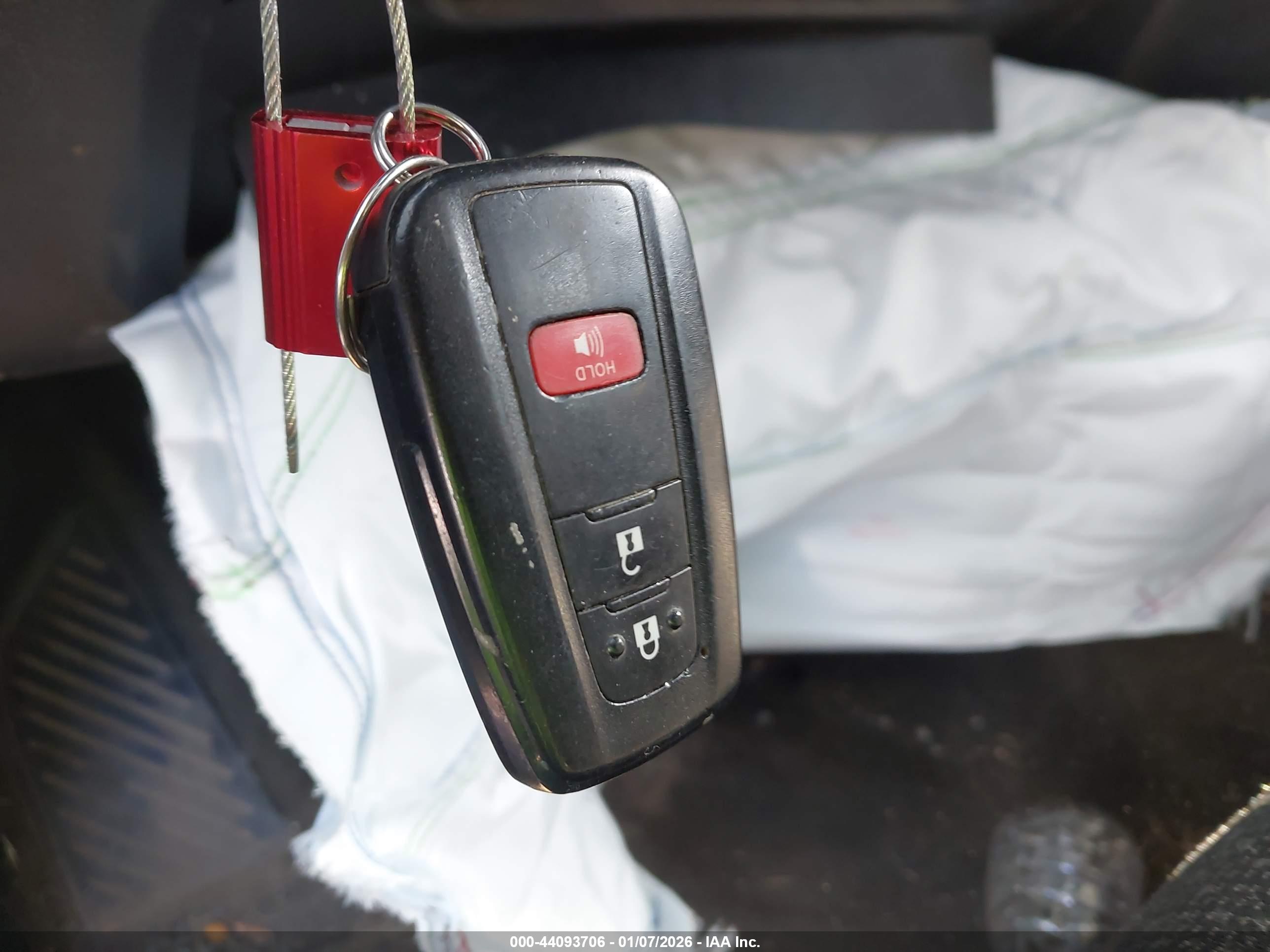 TOYOTA PRIUS image 11