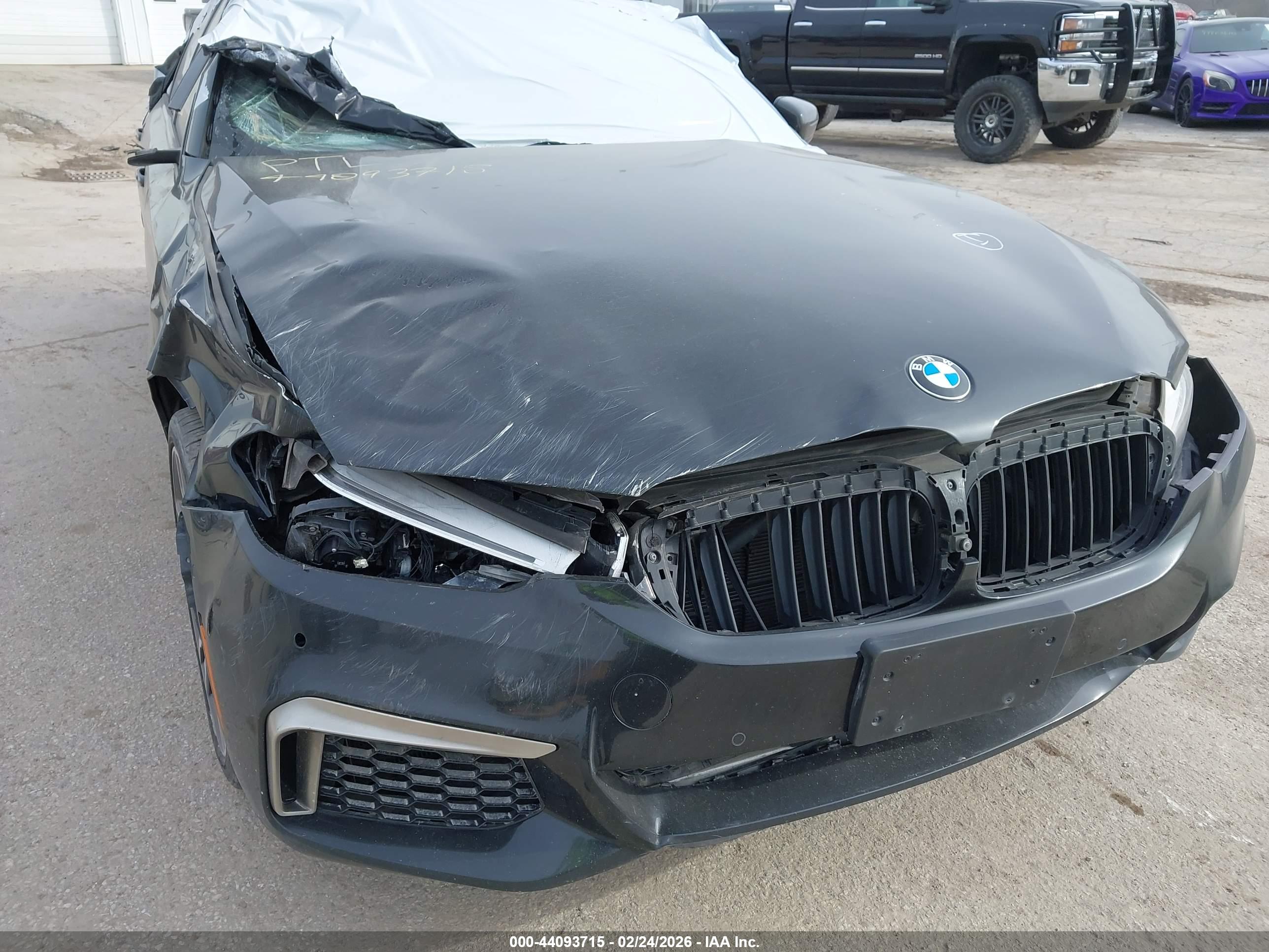 BMW M550I image 6