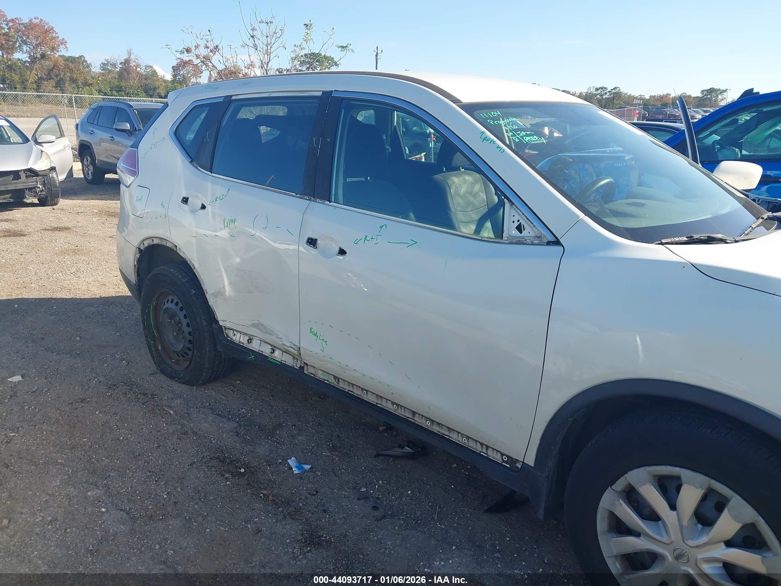 NISSAN ROGUE image 6