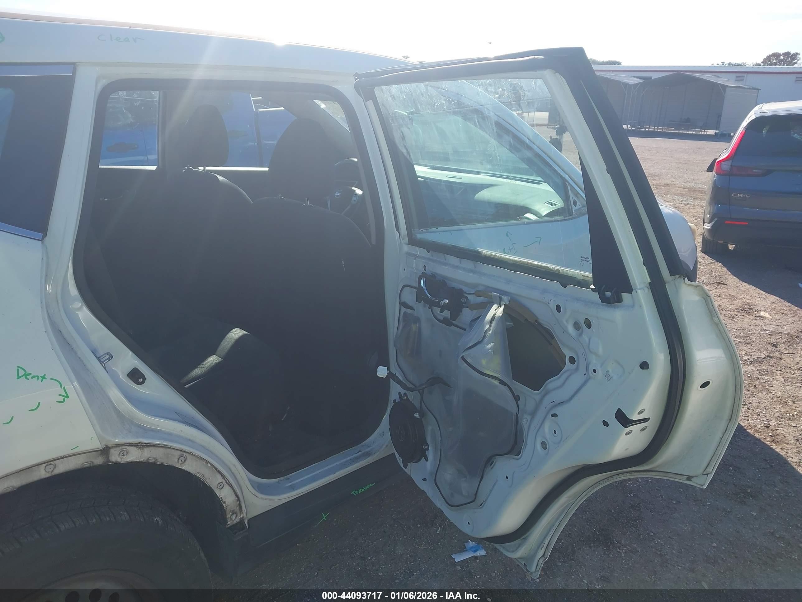 NISSAN ROGUE image 8