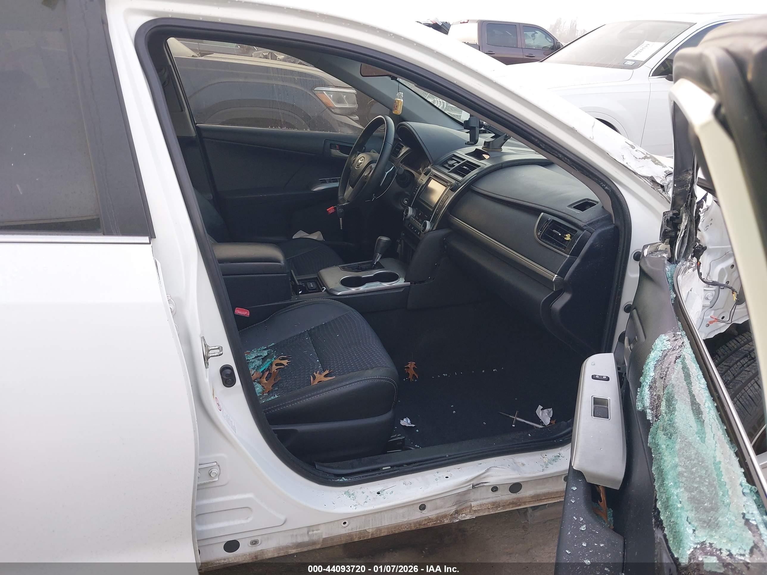 TOYOTA CAMRY image 5