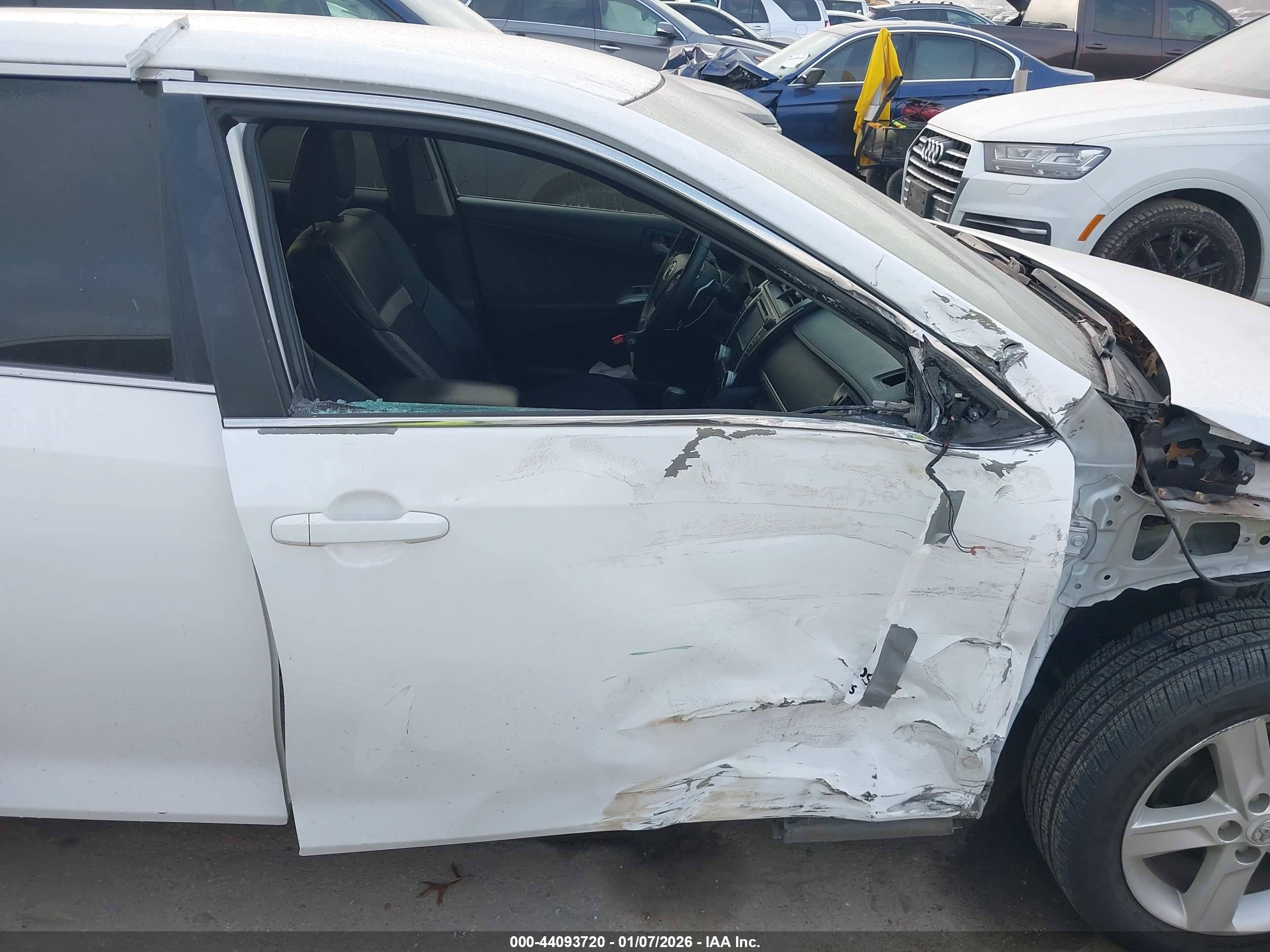 TOYOTA CAMRY image 6