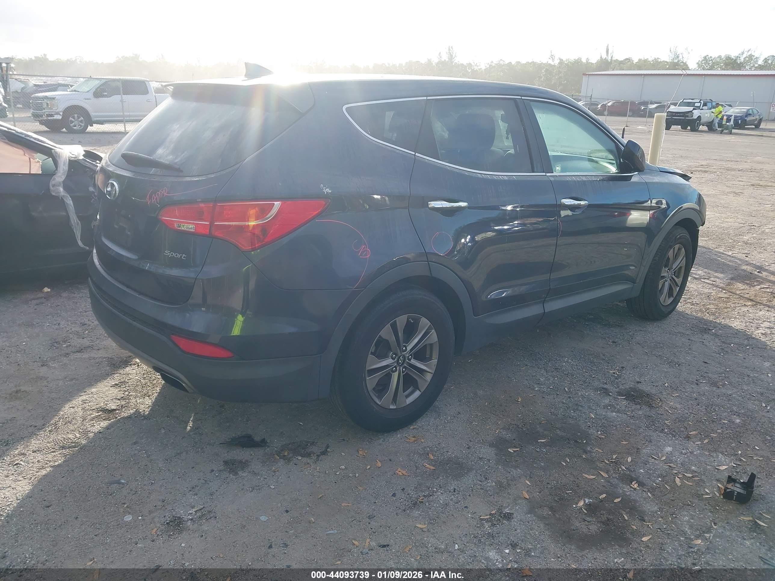HYUNDAI SANTA image 4