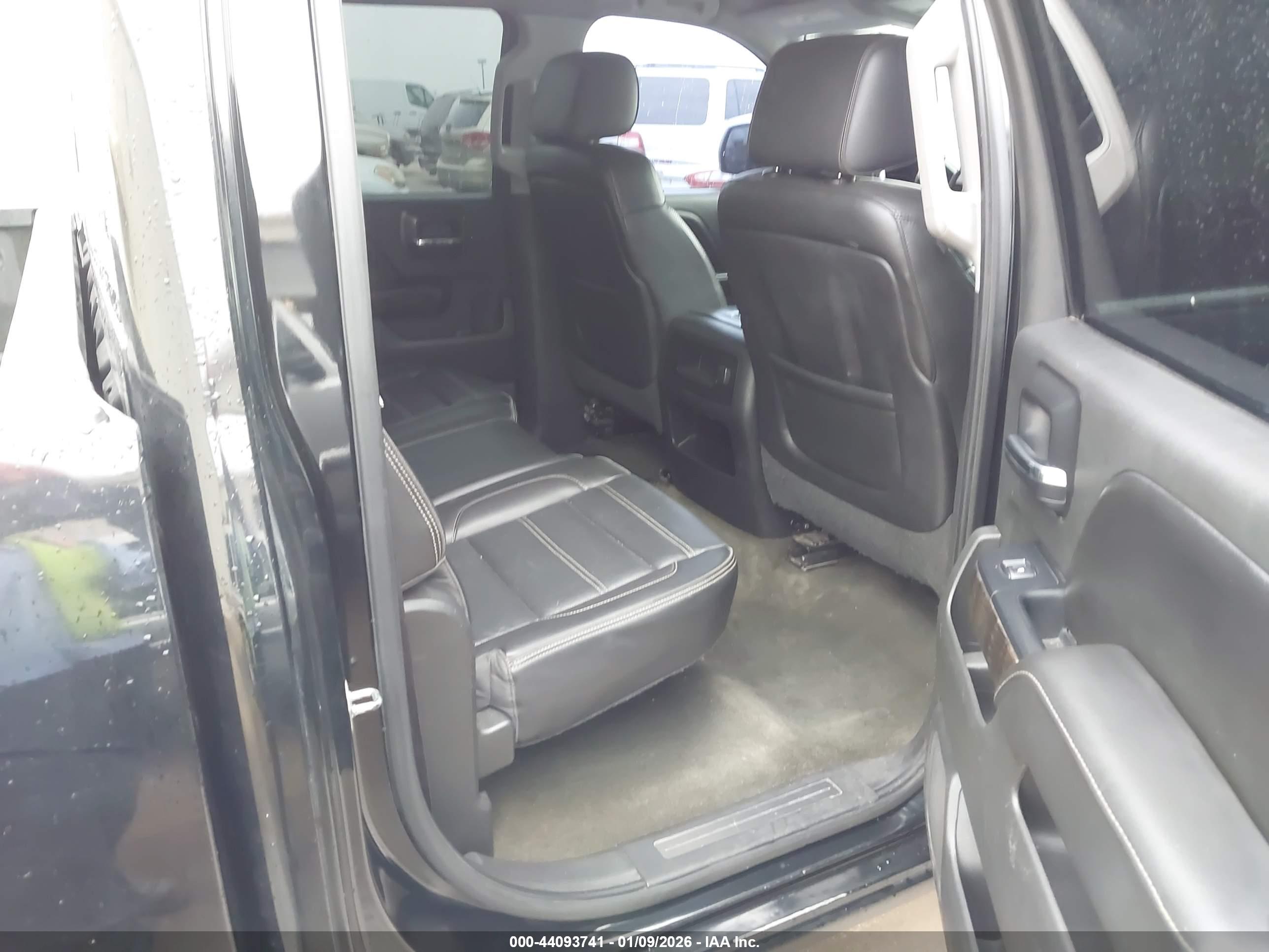 GMC SIERRA image 8