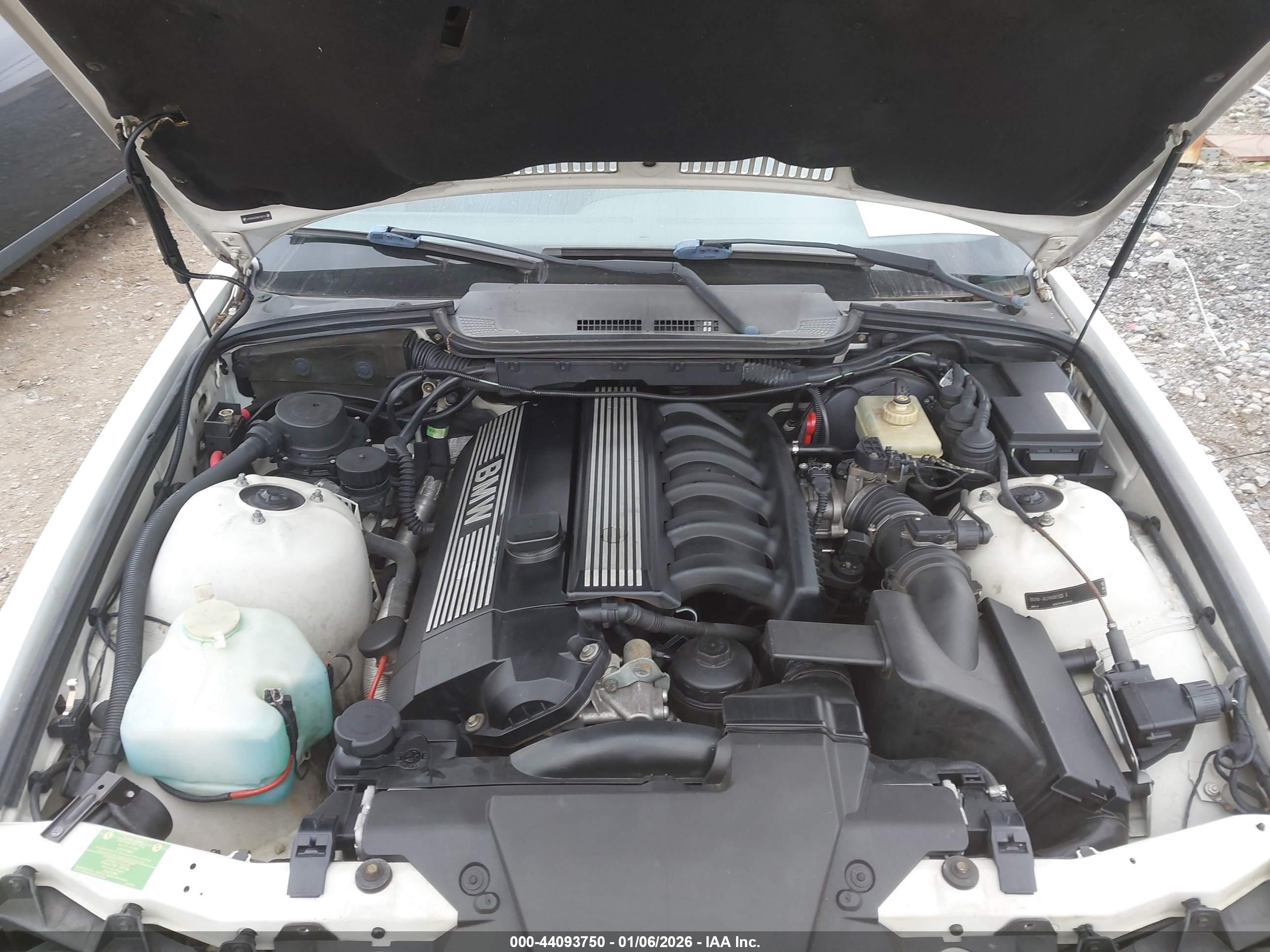 BMW 328IC image 10
