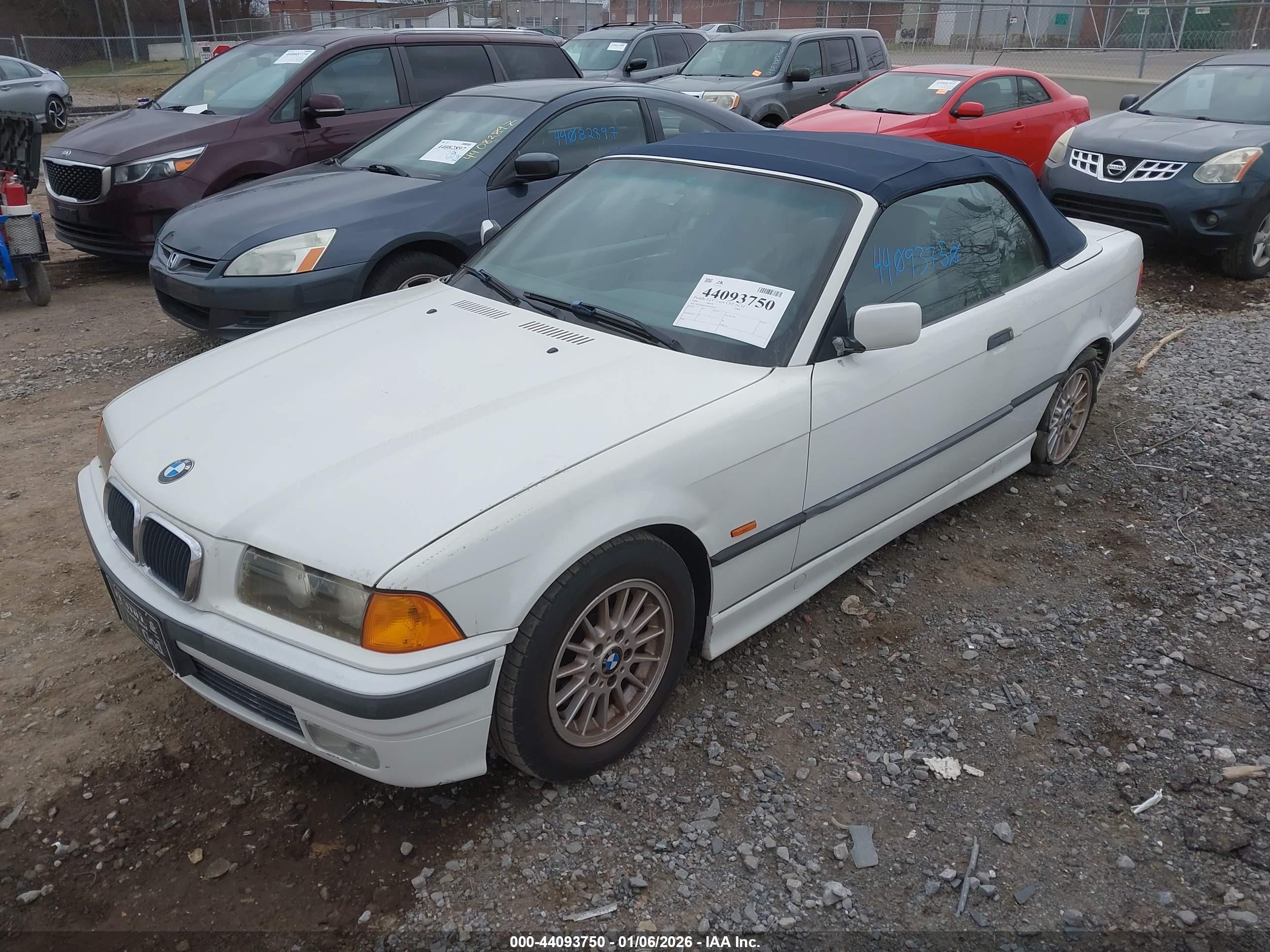 BMW 328IC image 2