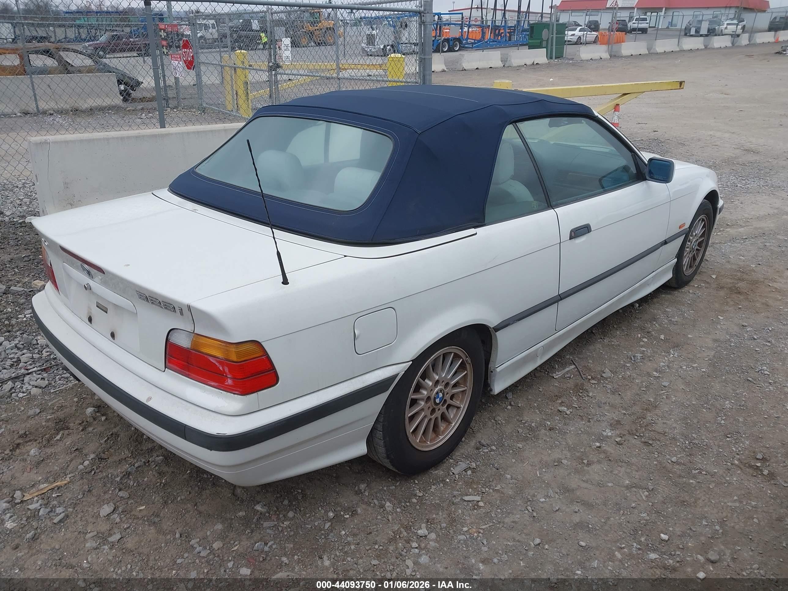 BMW 328IC image 4