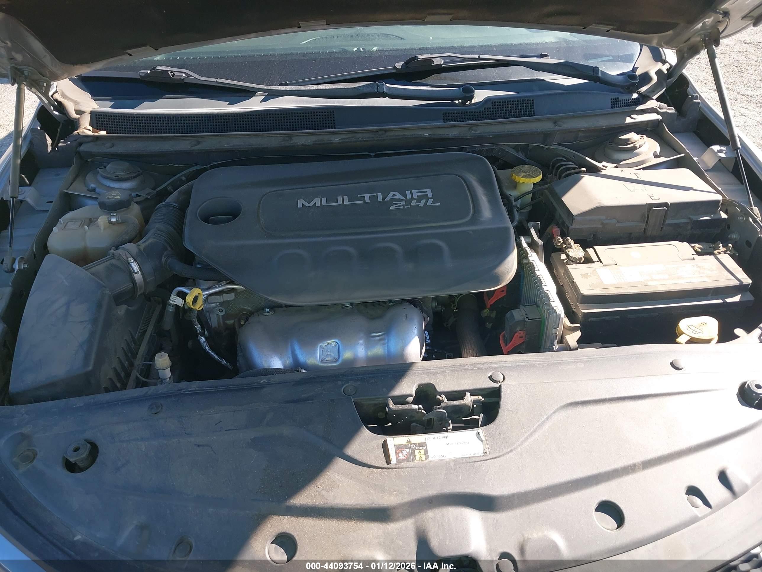 CHRYSLER 200 image 10