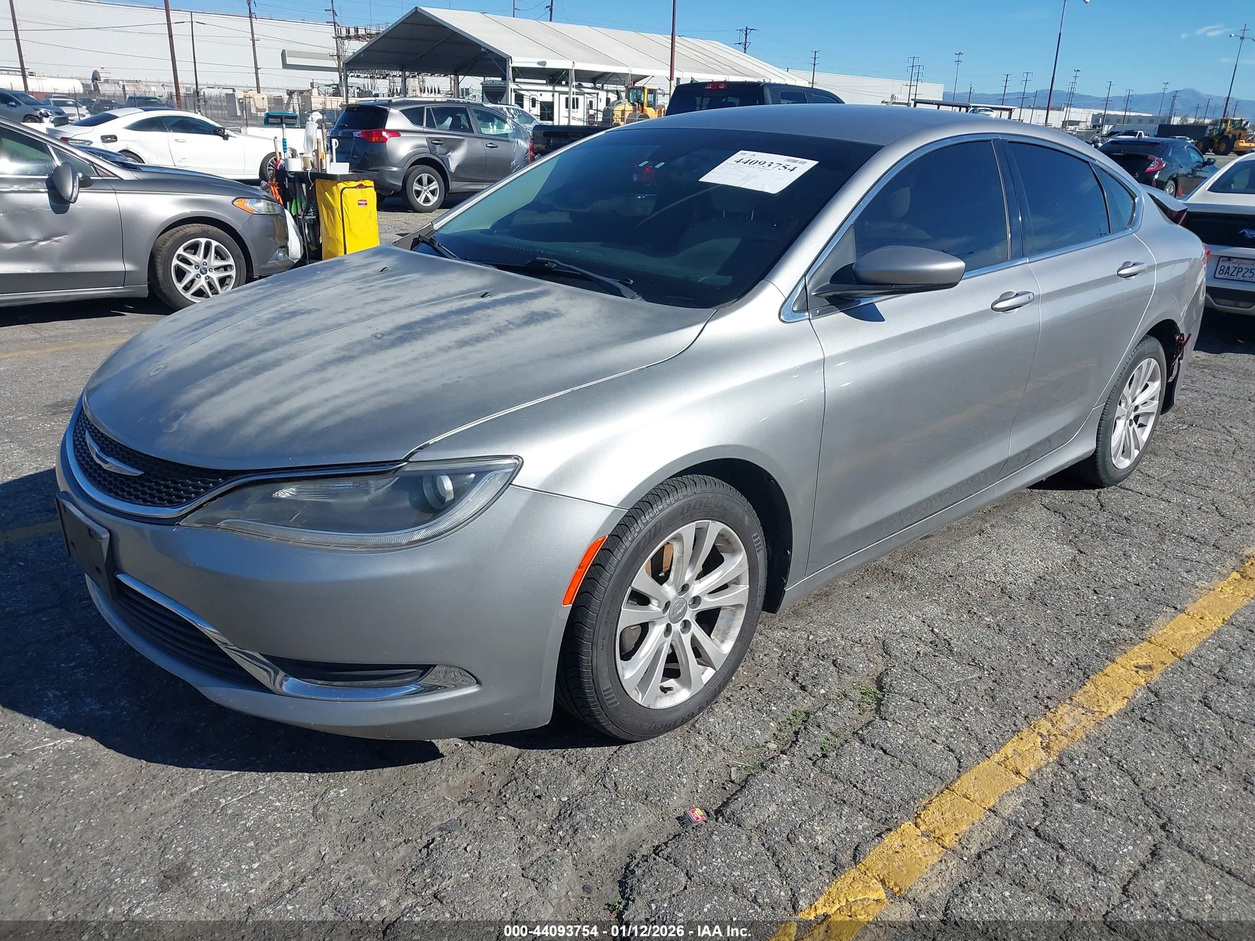 CHRYSLER 200 image 2