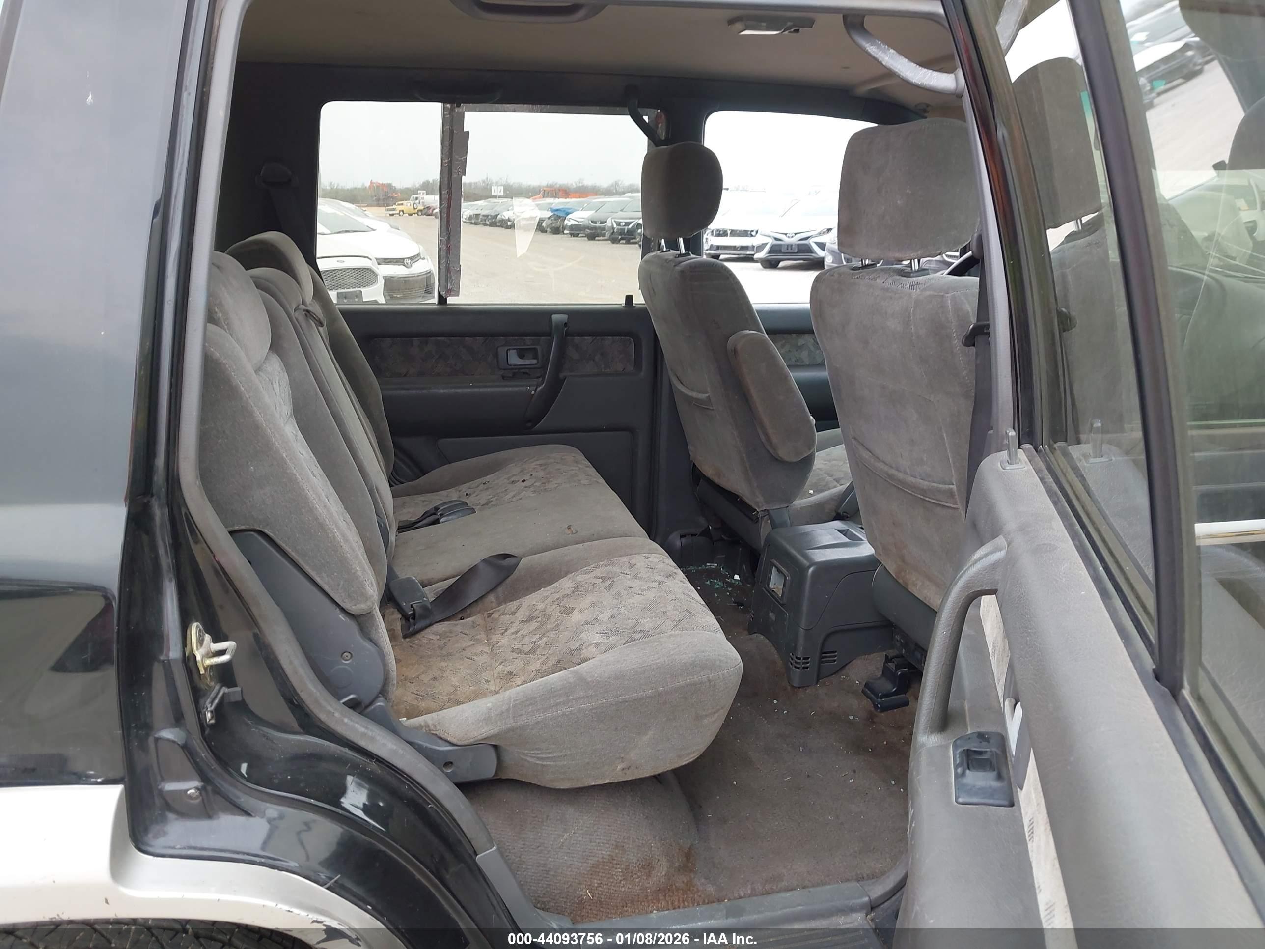 ISUZU TROOPER image 8