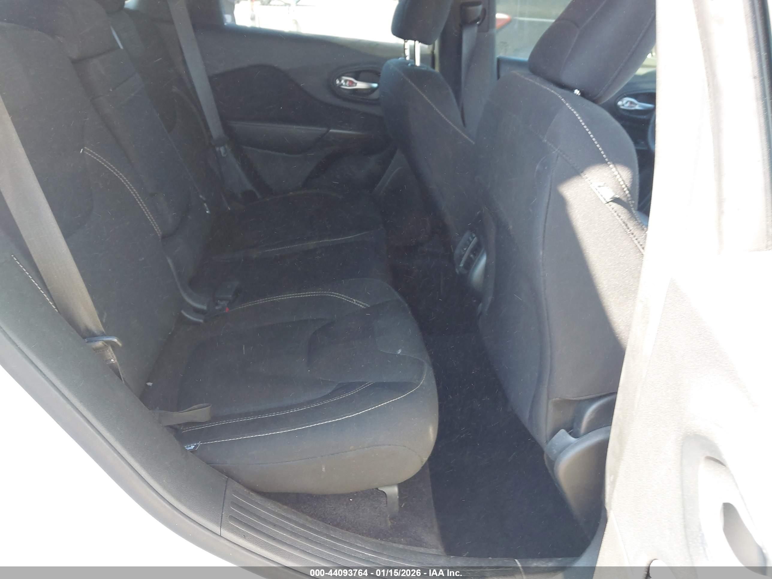 JEEP CHEROKEE image 8