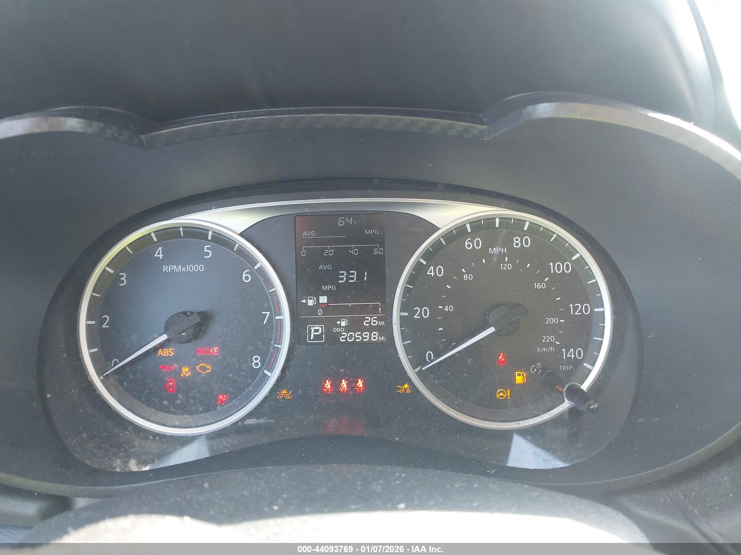 NISSAN VERSA image 7