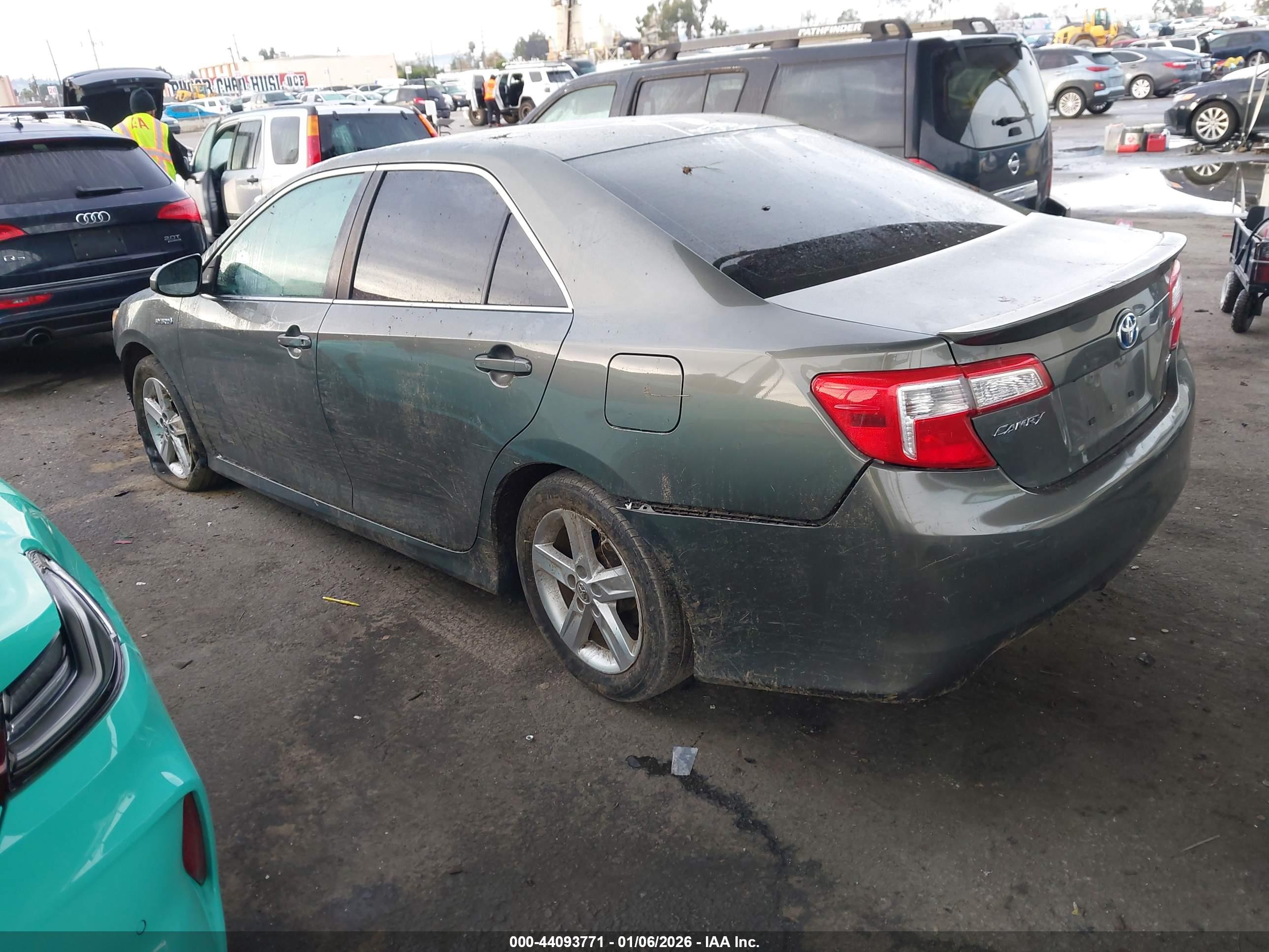 TOYOTA CAMRY image 3