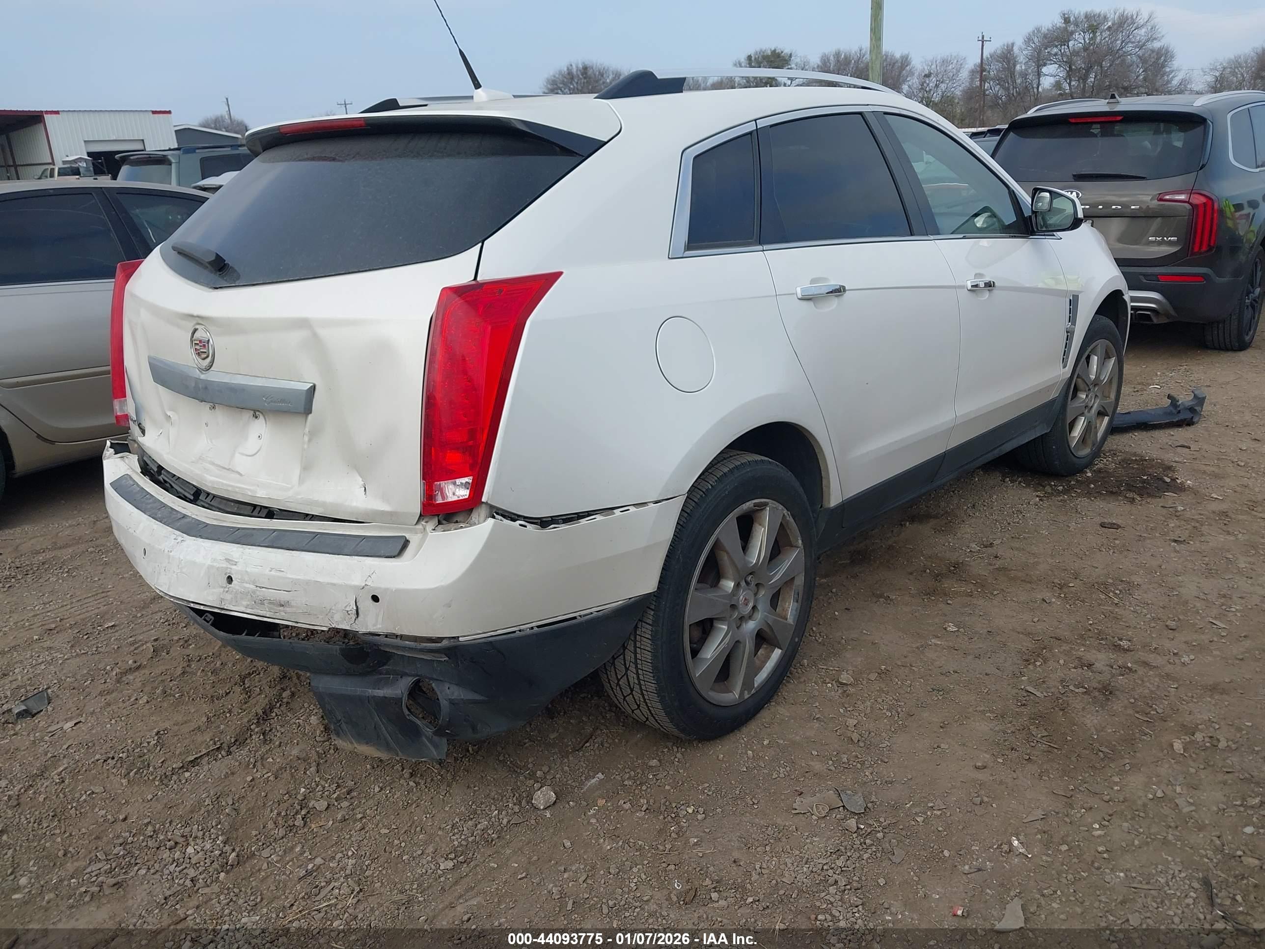 CADILLAC SRX image 4
