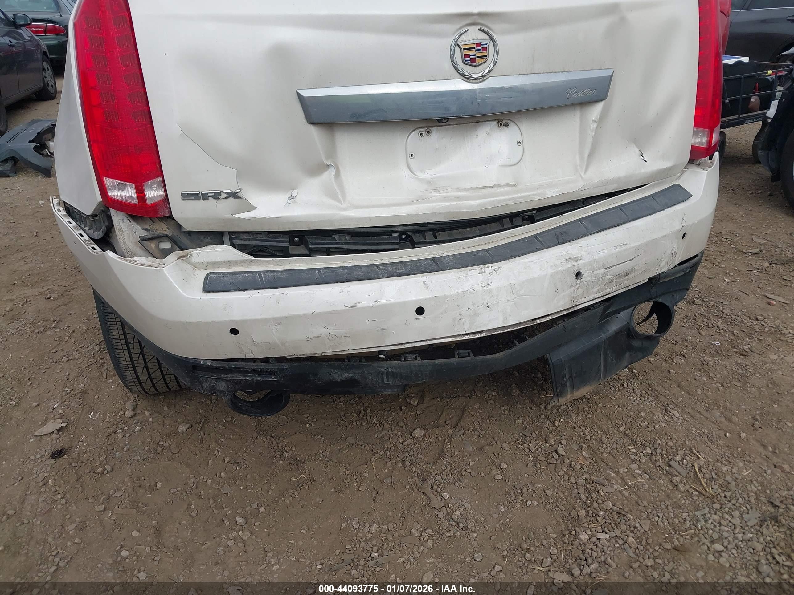 CADILLAC SRX image 6