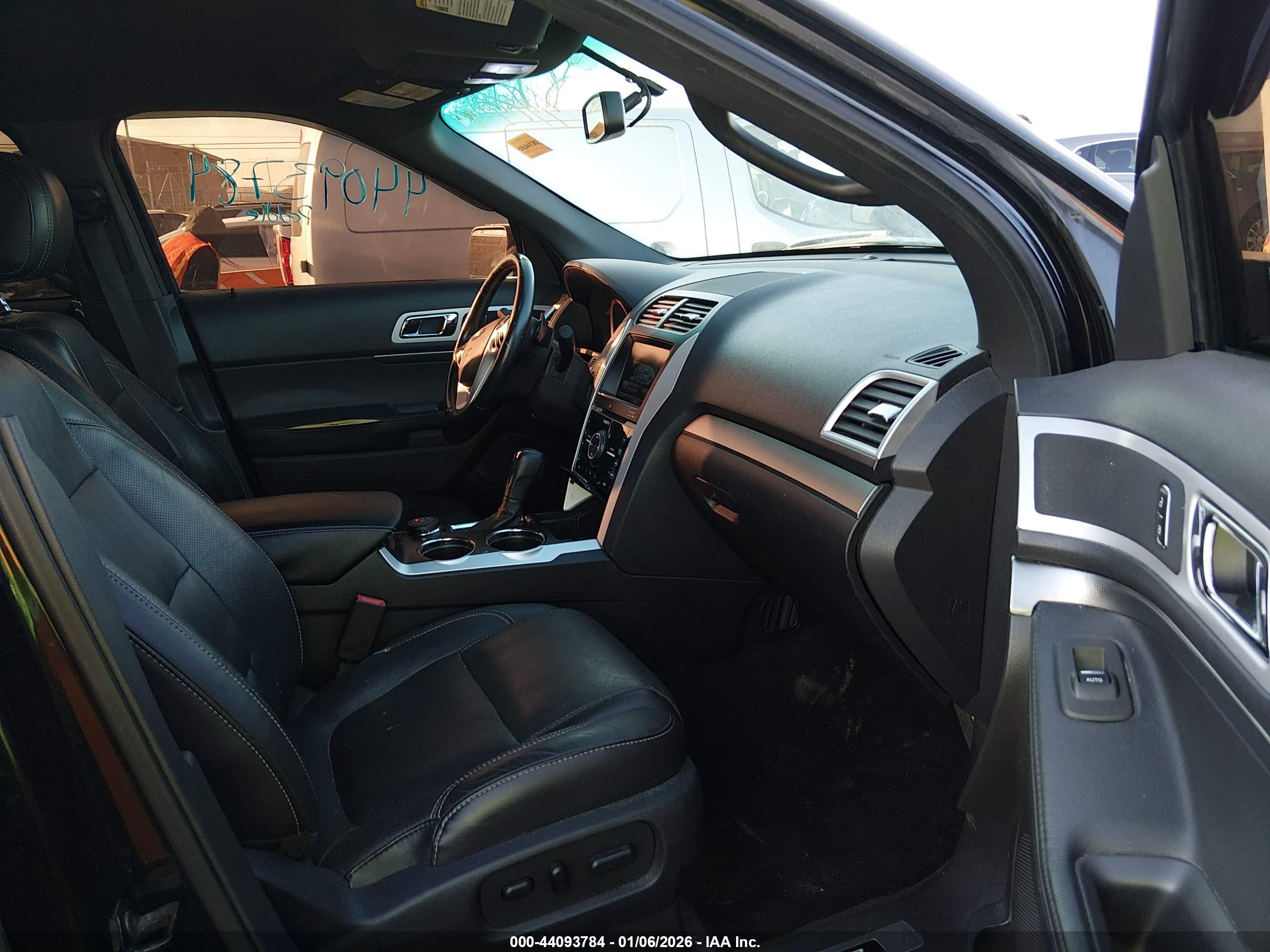 FORD EXPLORER image 5