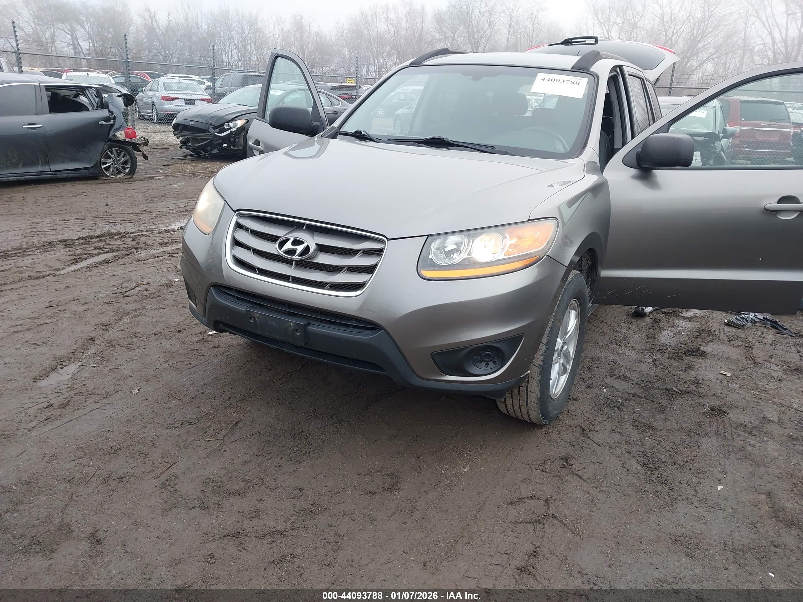 HYUNDAI SANTA image 2