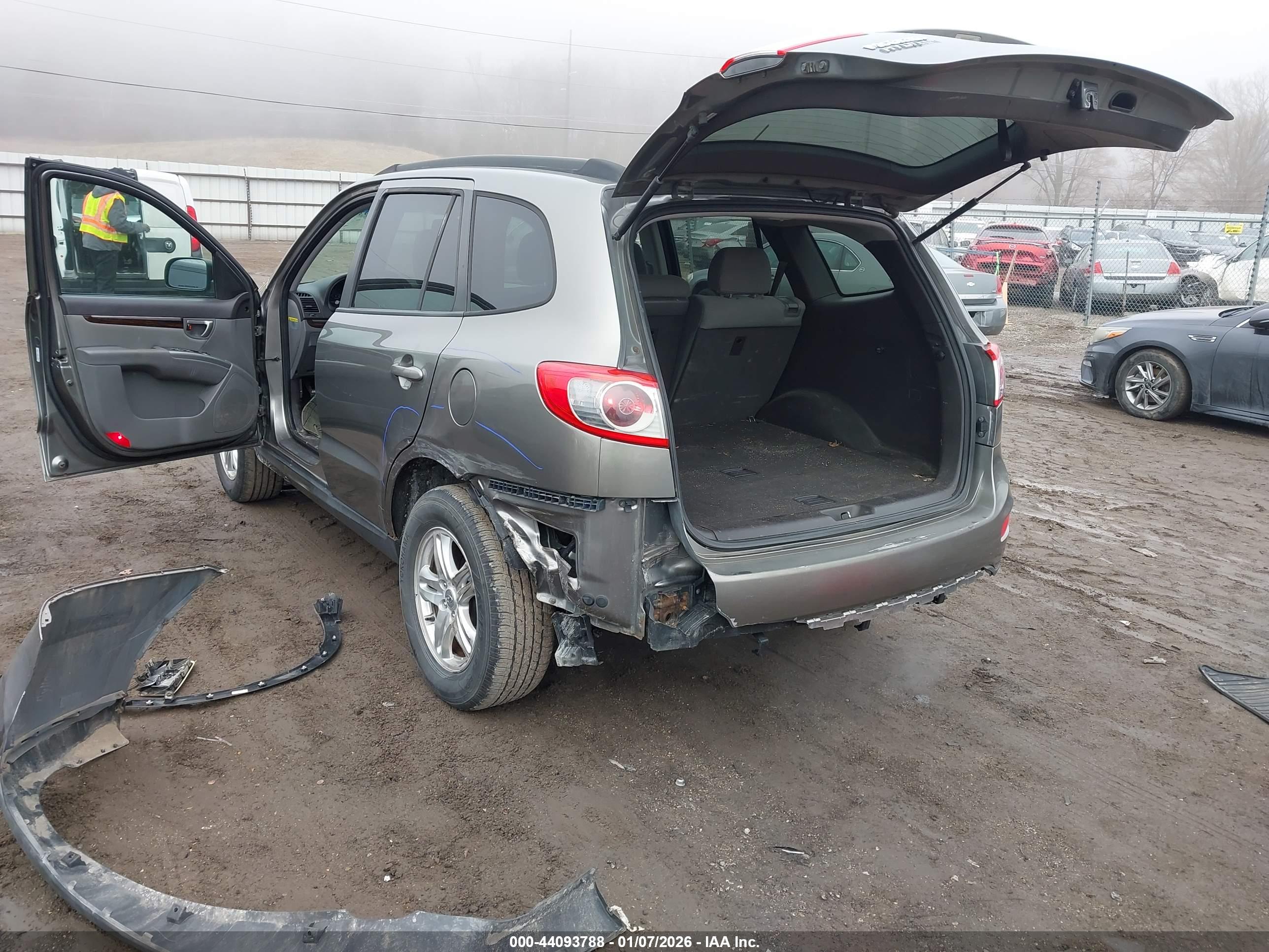 HYUNDAI SANTA image 3