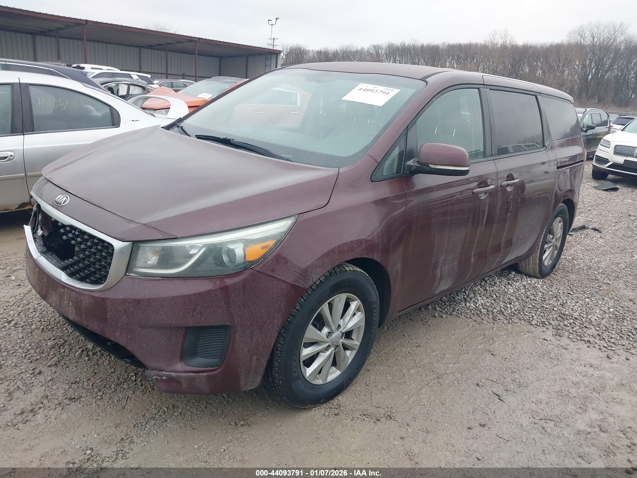 KIA SEDONA image 2
