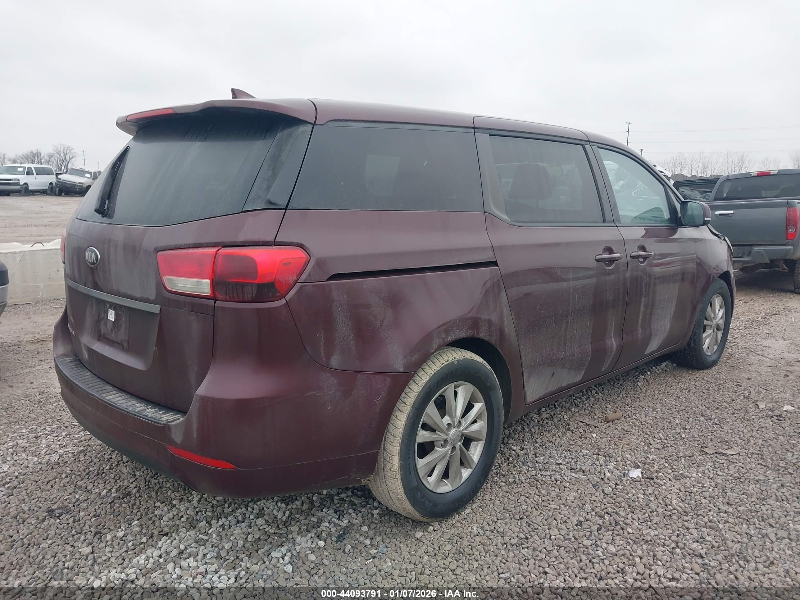 KIA SEDONA image 4