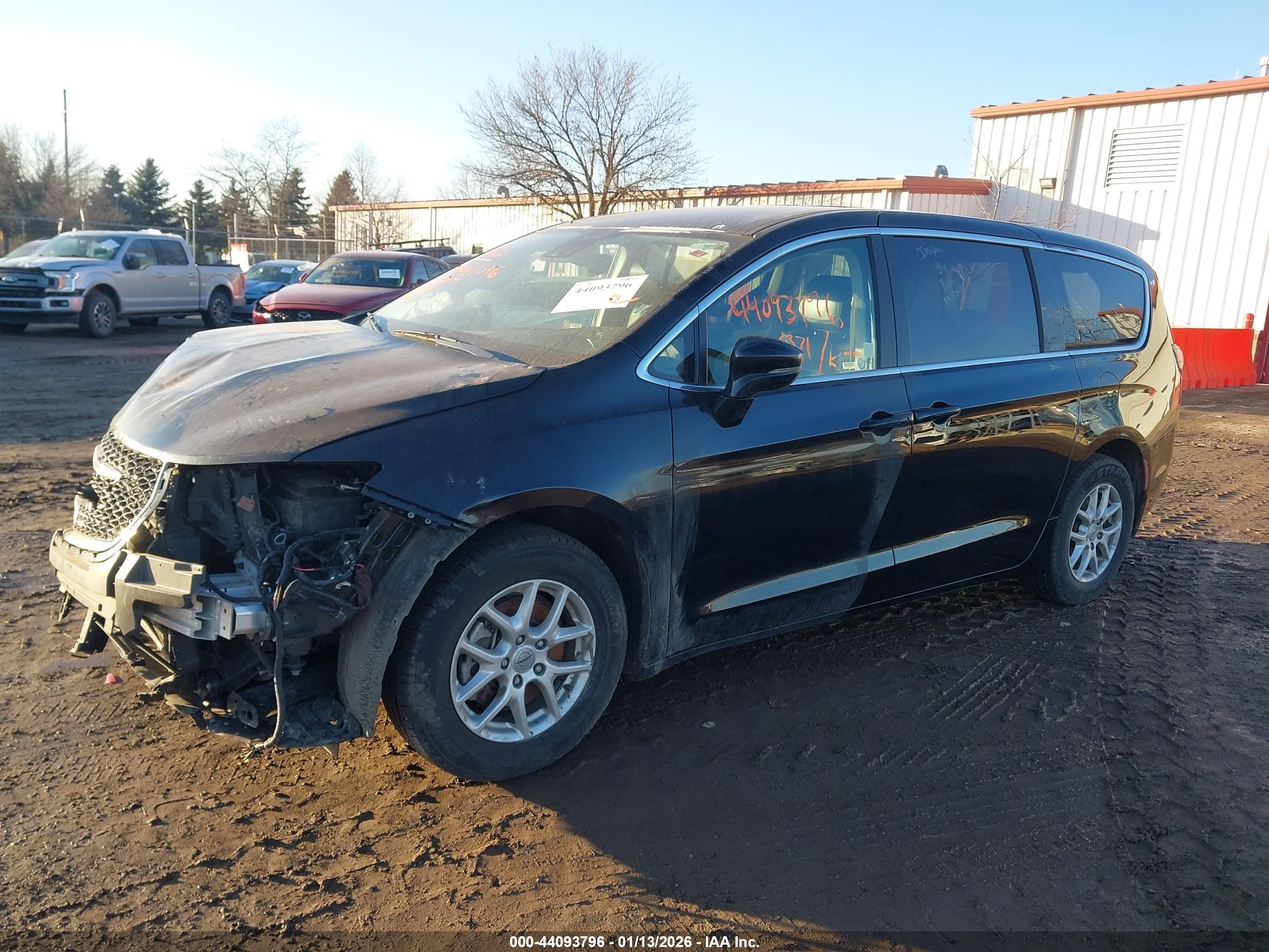 CHRYSLER PACIFICA image 2