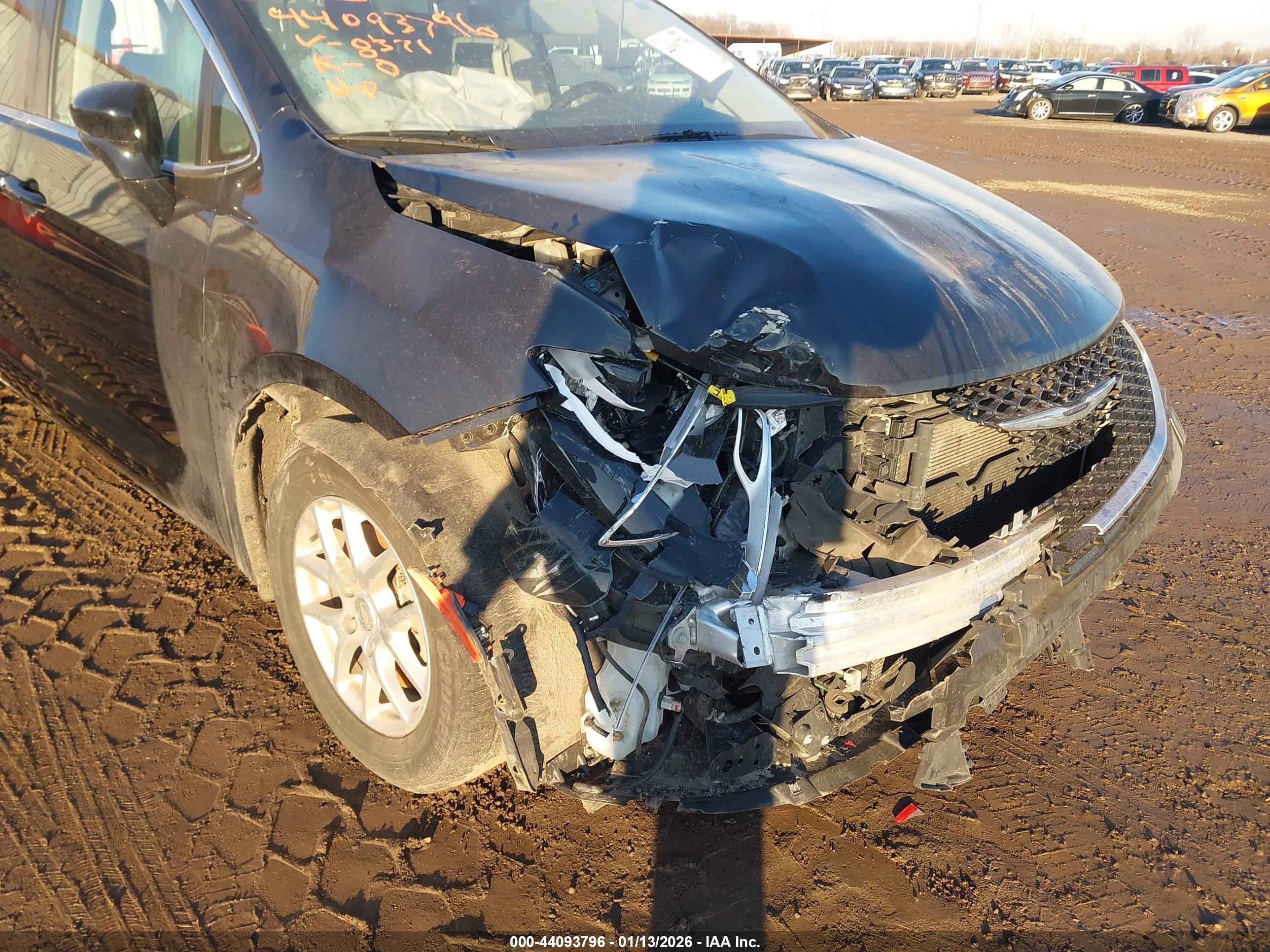 CHRYSLER PACIFICA image 6