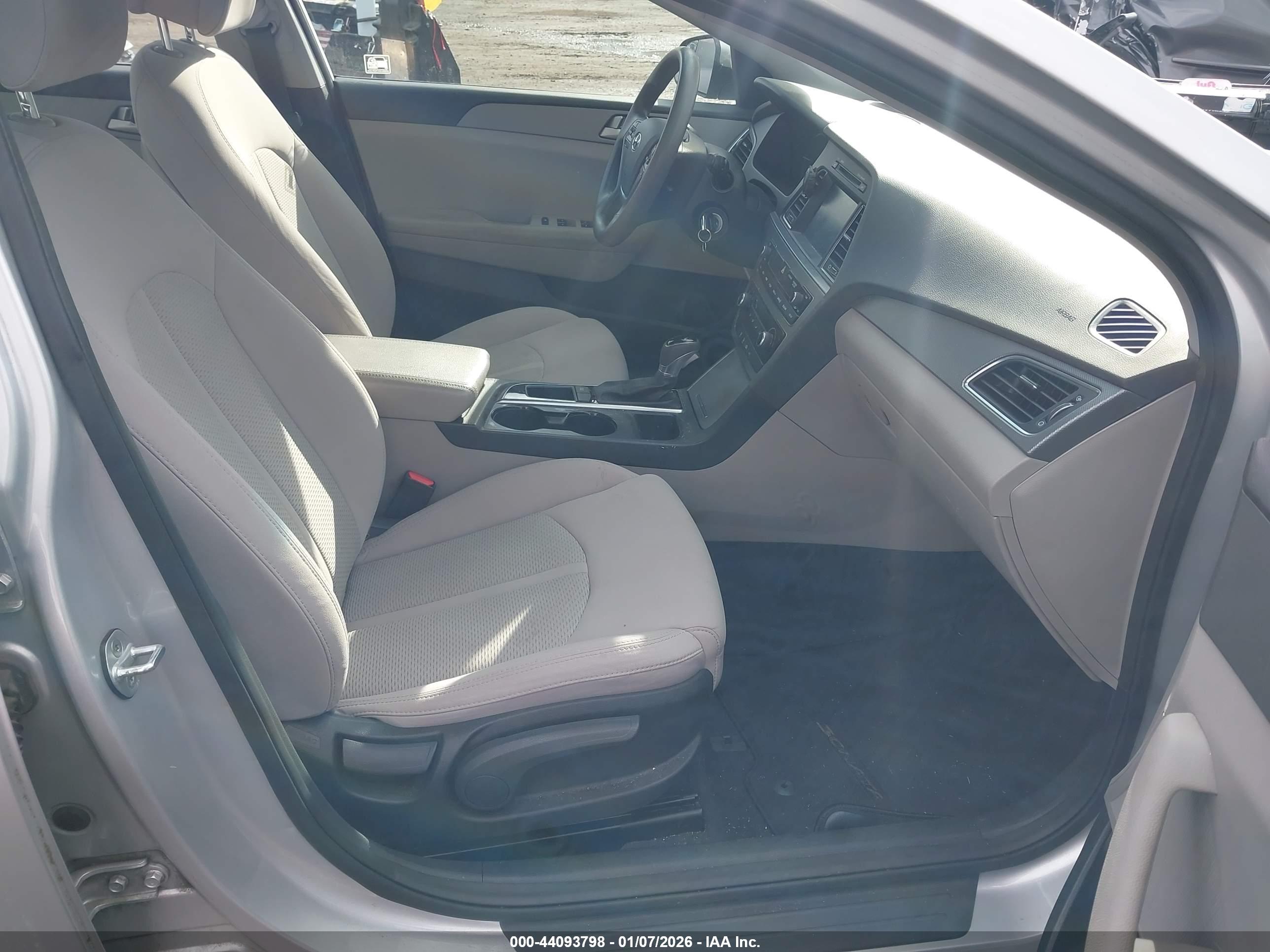 HYUNDAI SONATA image 5