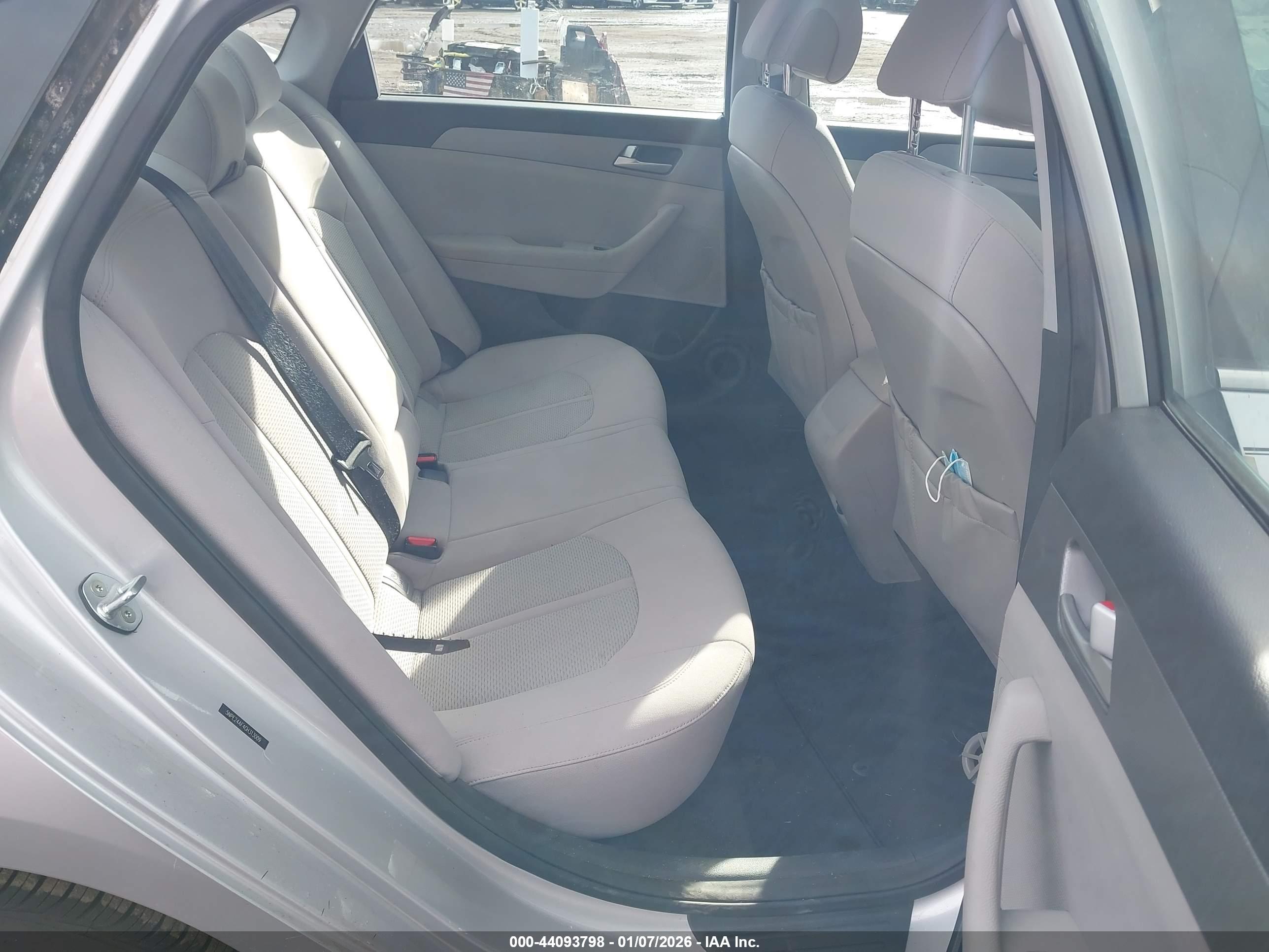 HYUNDAI SONATA image 8