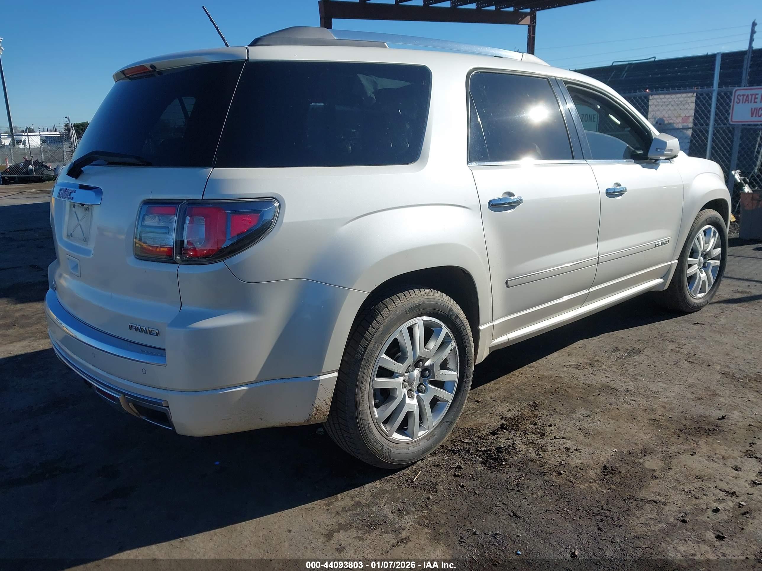 GMC ACADIA image 4