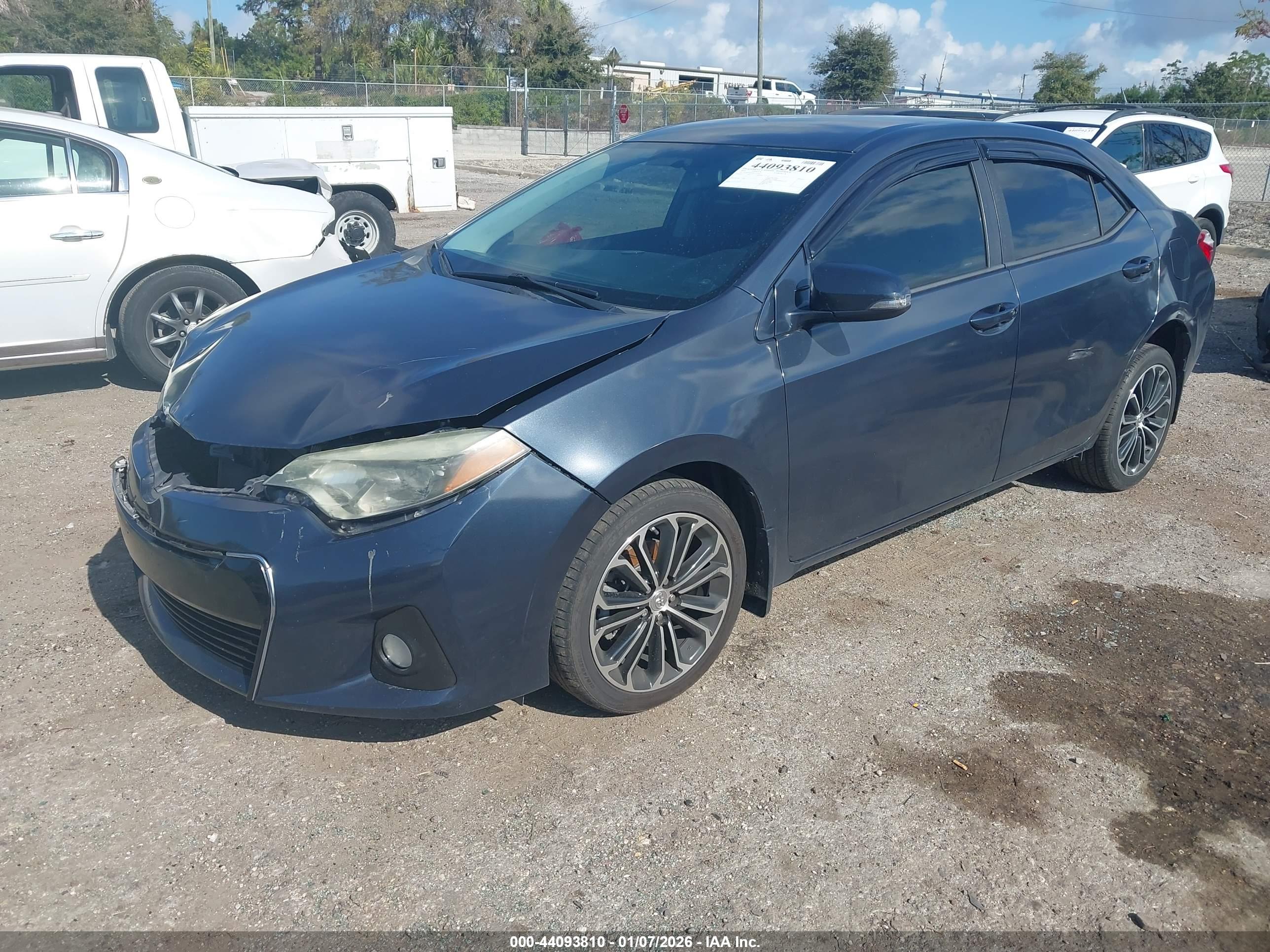 TOYOTA COROLLA image 2