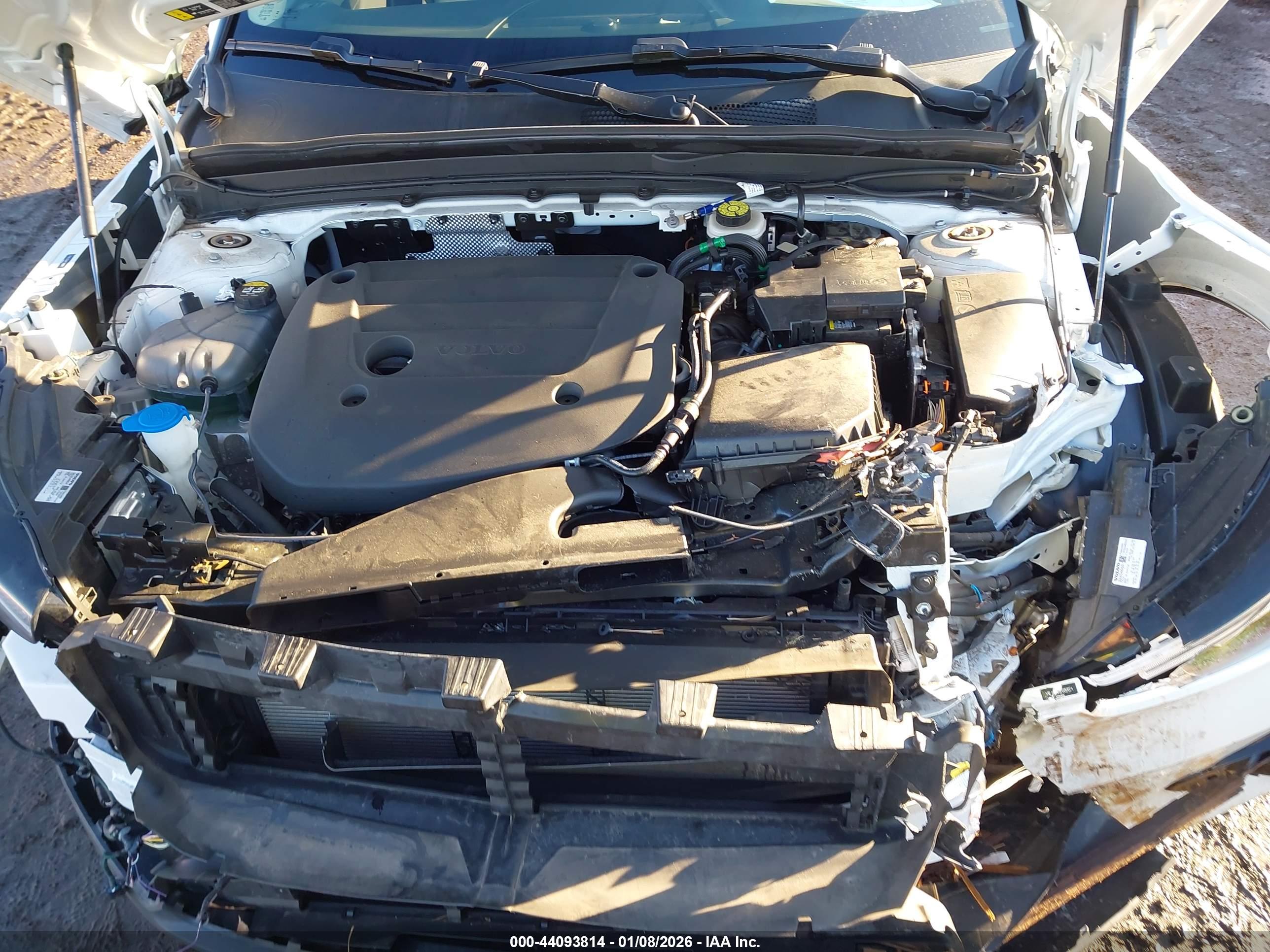 VOLVO XC40 image 10