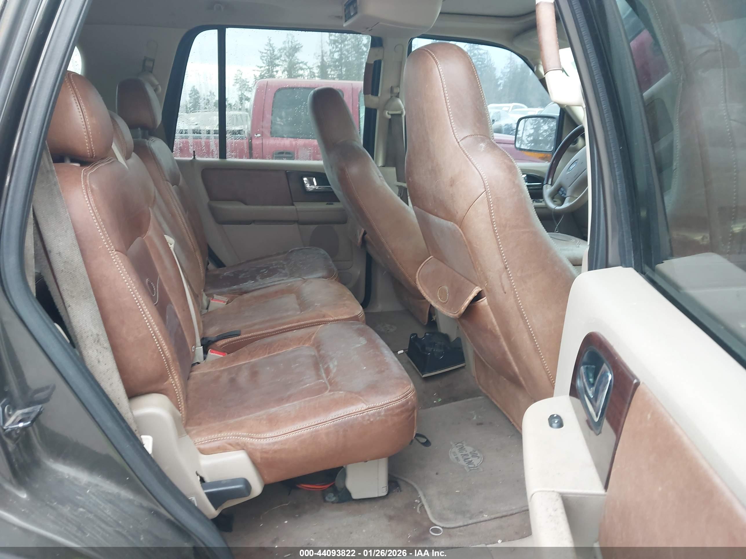 FORD EXPEDITION image 8
